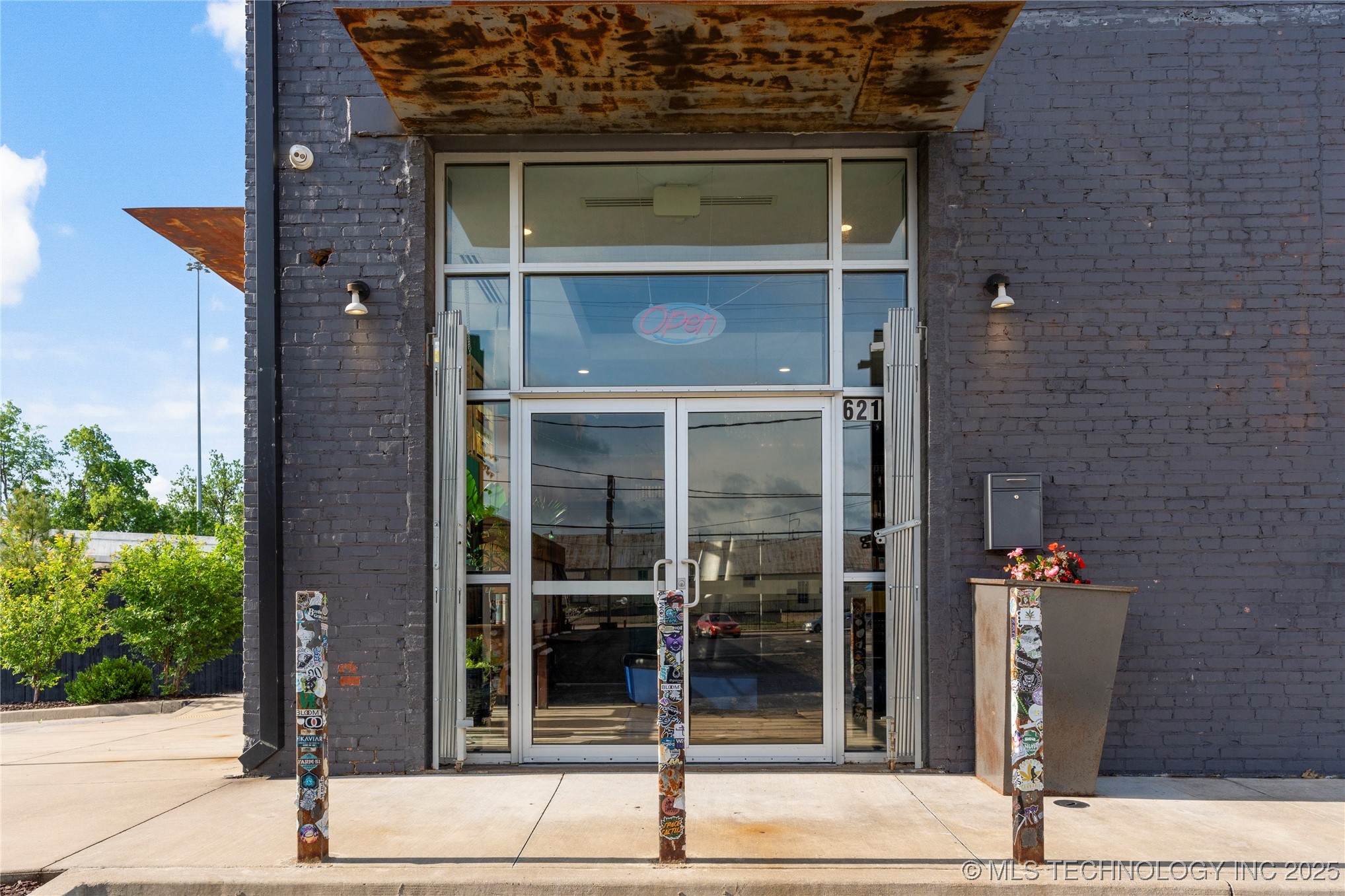 621 S Kenosha Avenue Property Photo 16