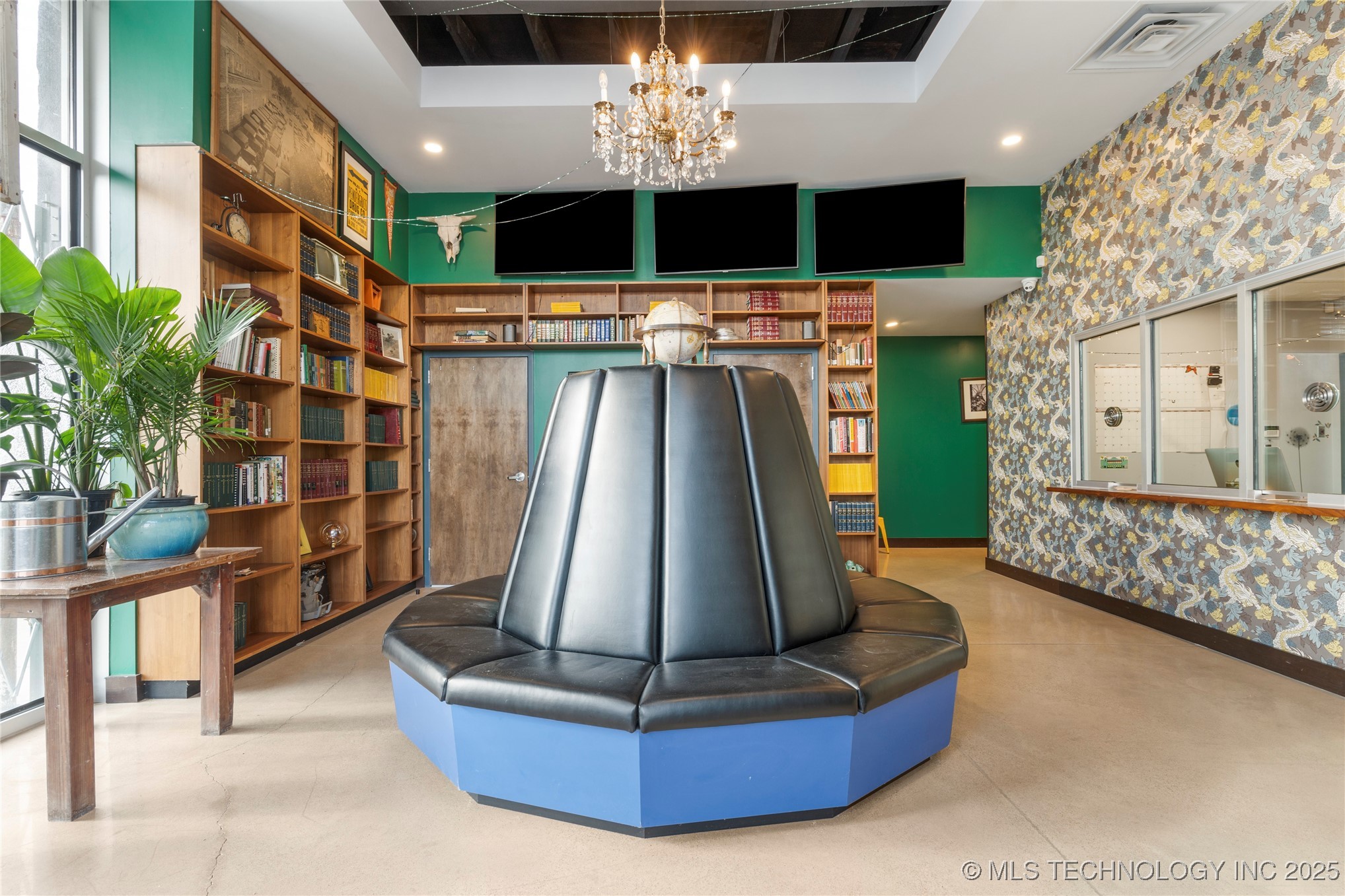 621 S Kenosha Avenue Property Photo 18