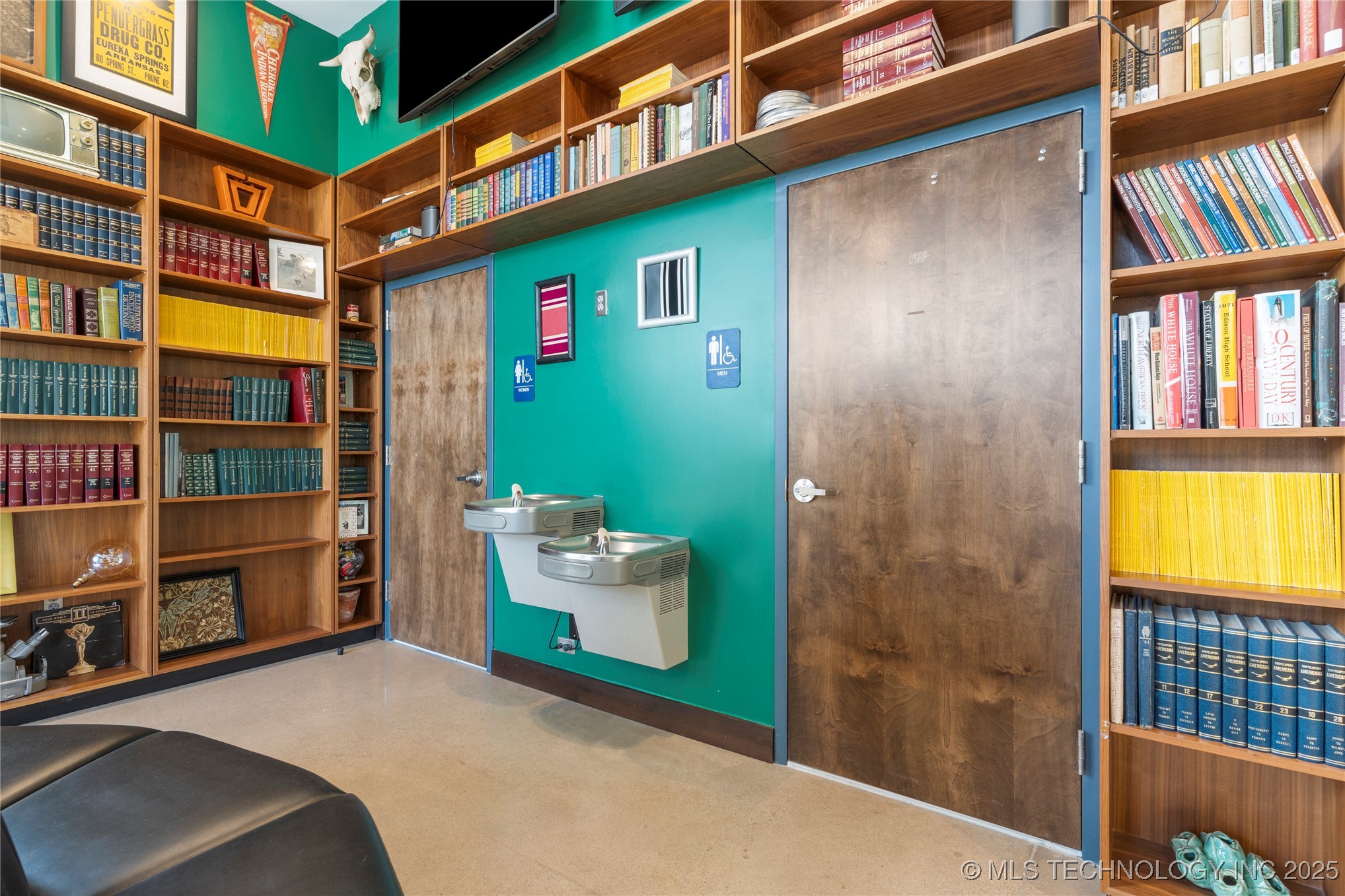 621 S Kenosha Avenue Property Photo 21