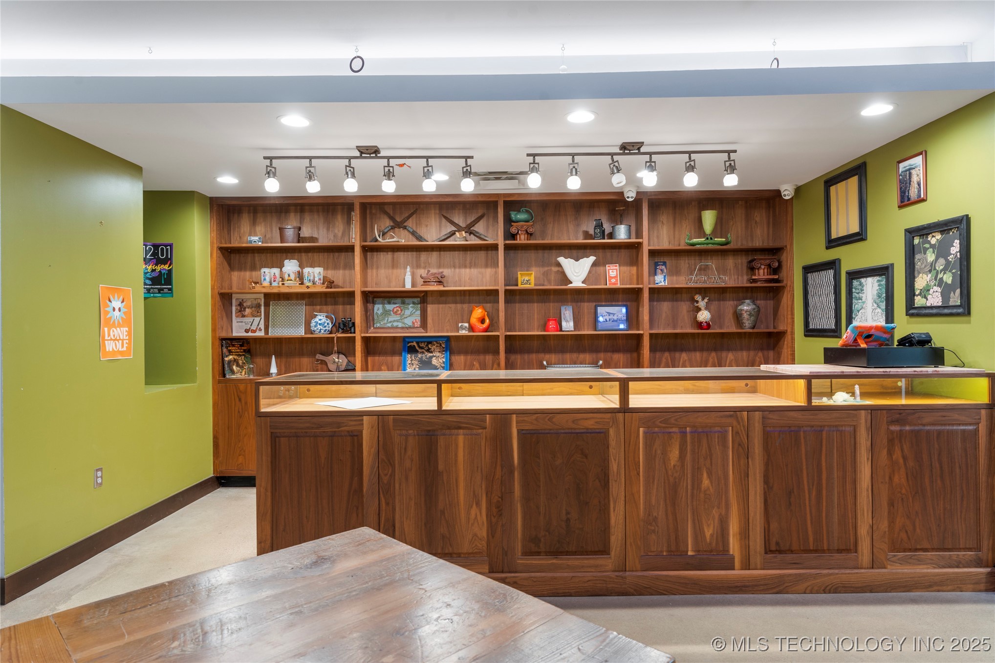 621 S Kenosha Avenue Property Photo 40