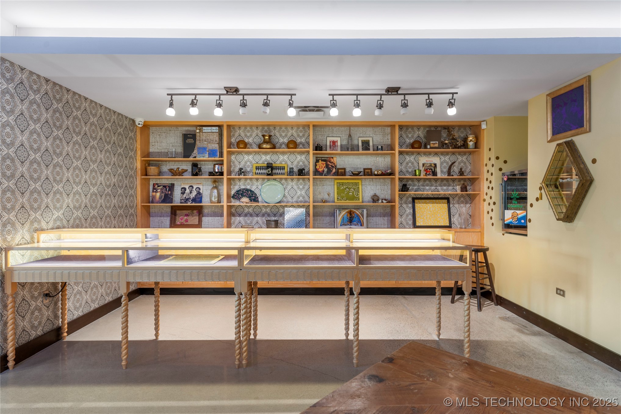 621 S Kenosha Avenue Property Photo 41