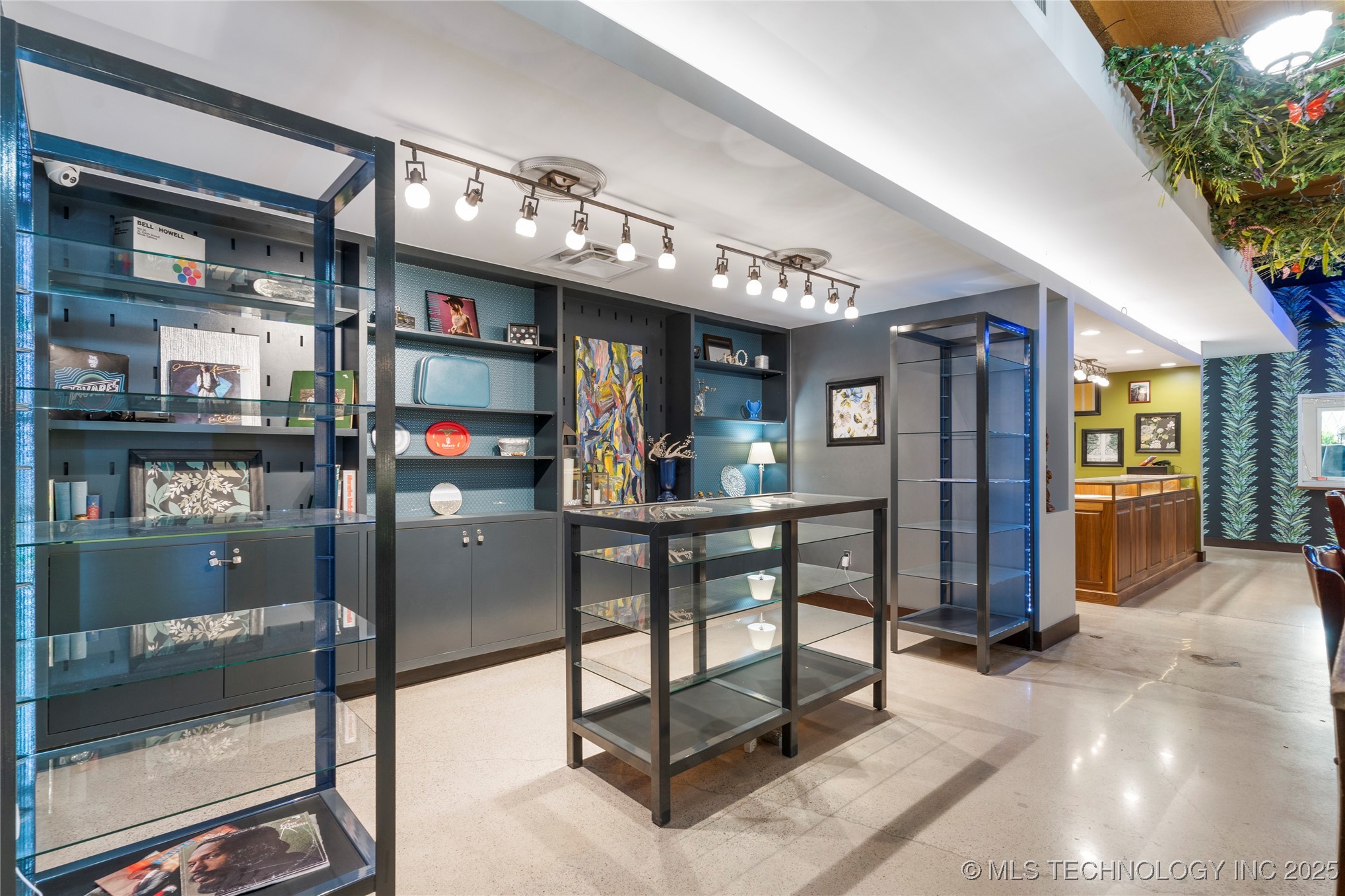 621 S Kenosha Avenue Property Photo 44