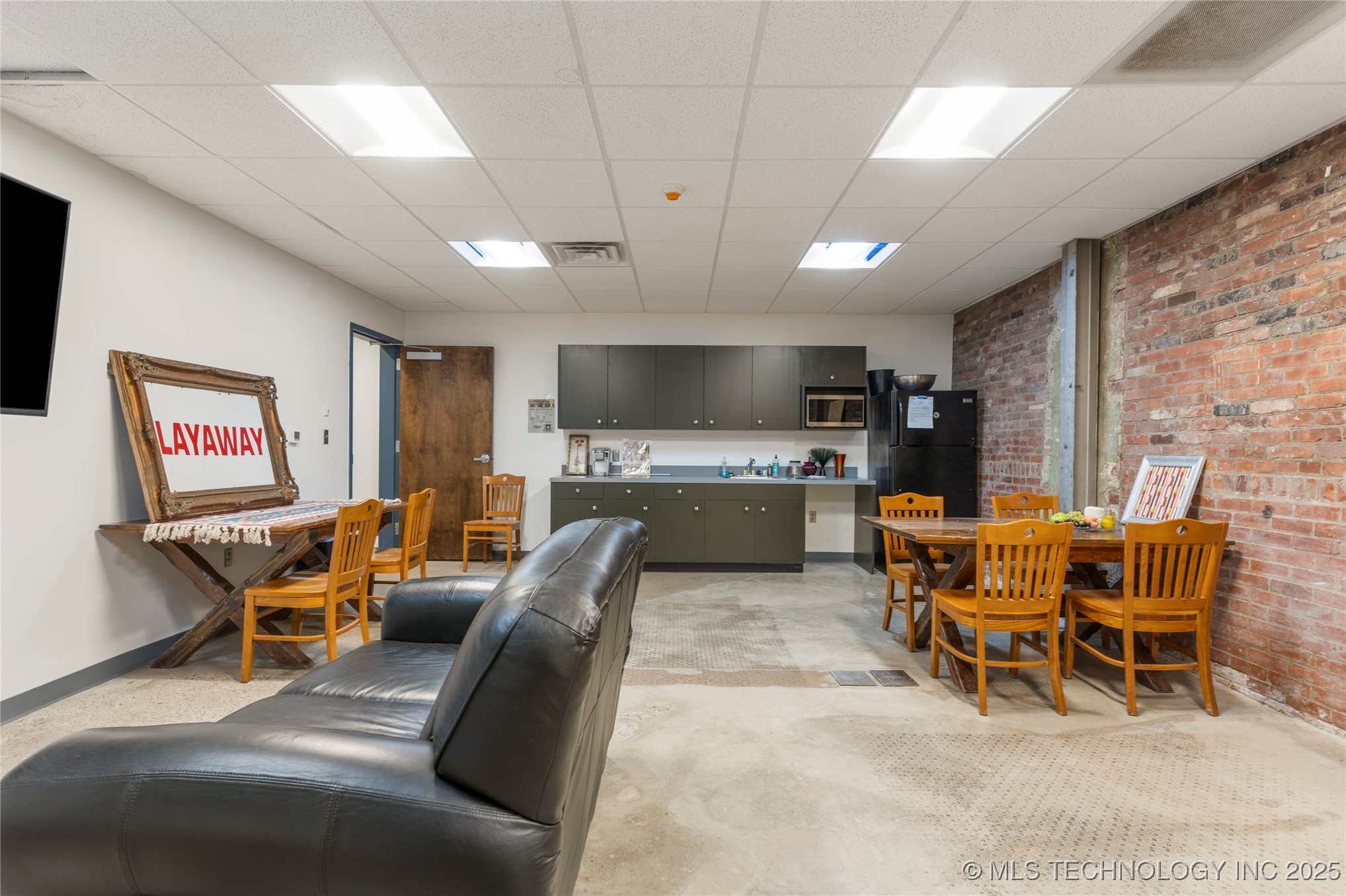 621 S Kenosha Avenue Property Photo 49