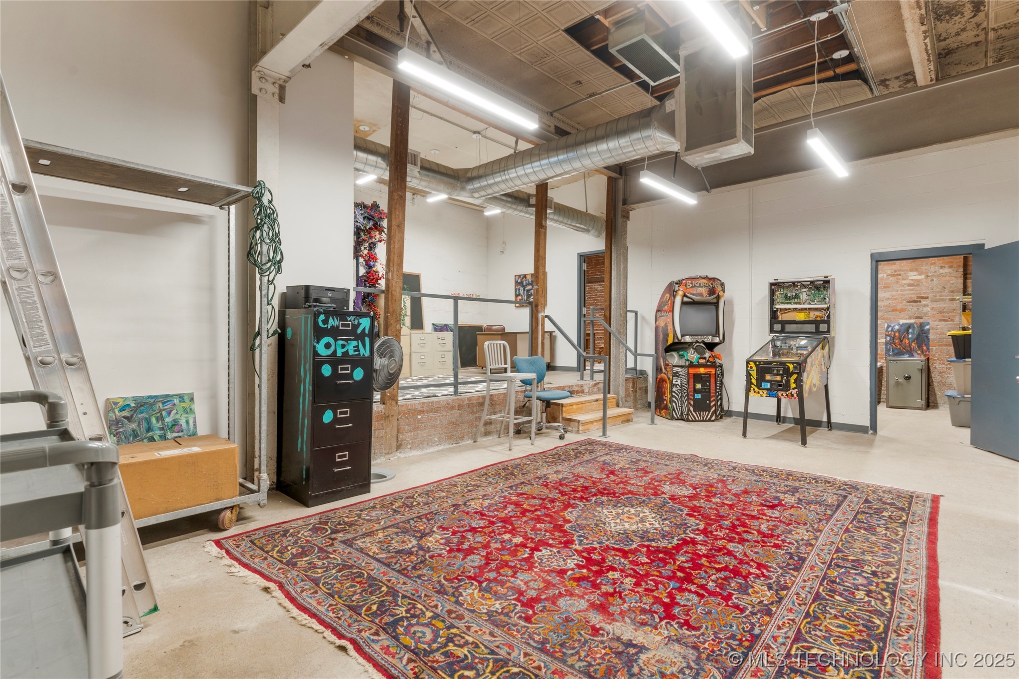 621 S Kenosha Avenue Property Photo 55