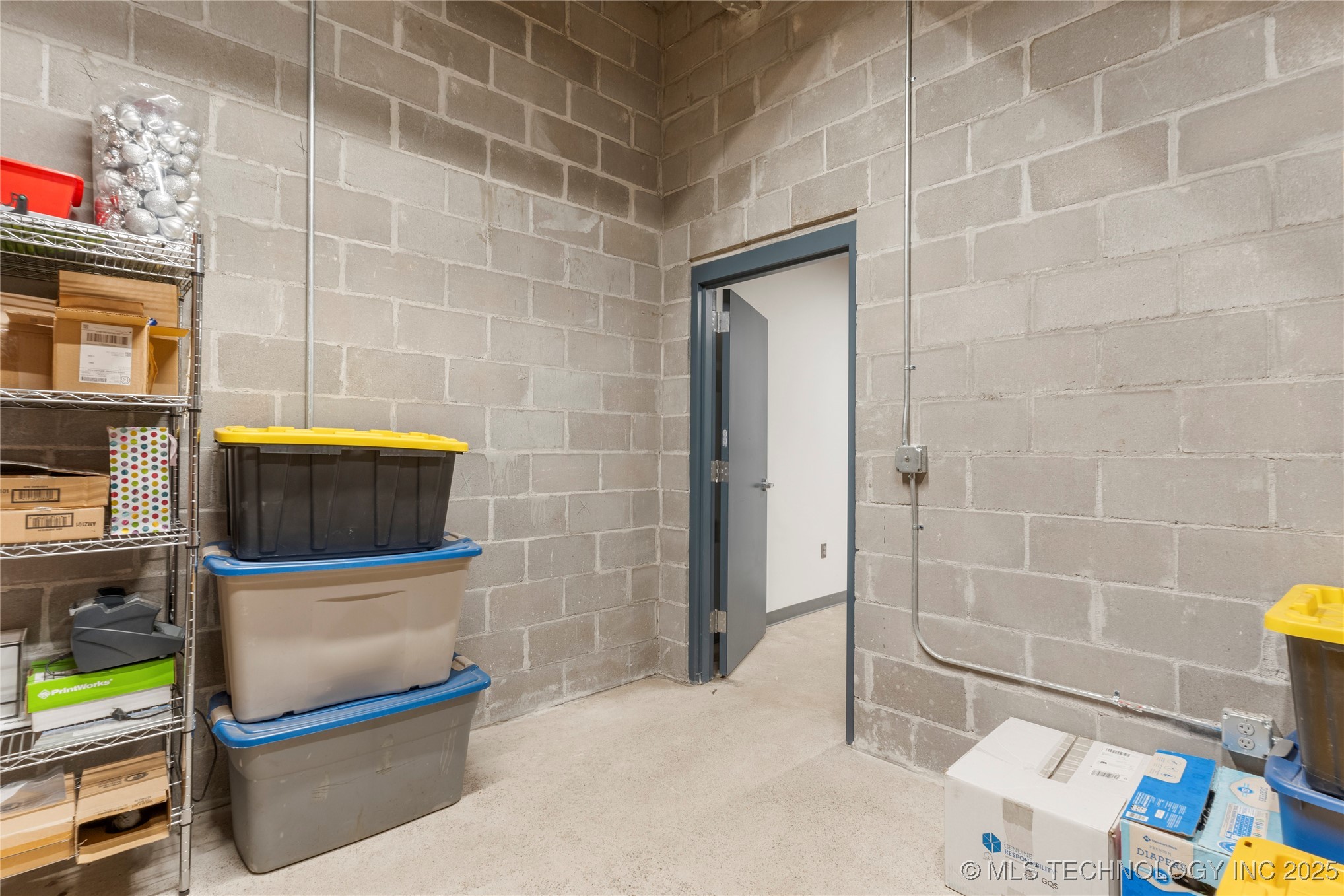 621 S Kenosha Avenue Property Photo 64