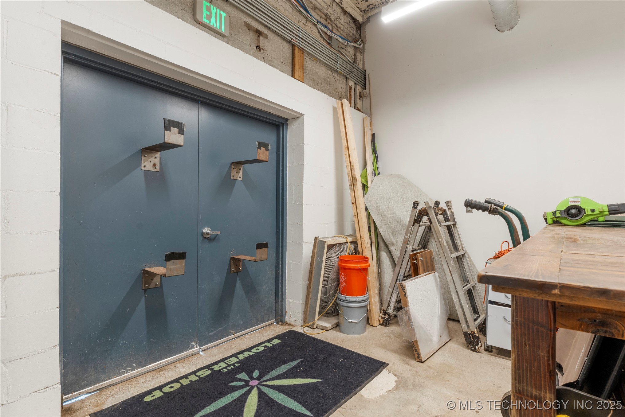 621 S Kenosha Avenue Property Photo 70