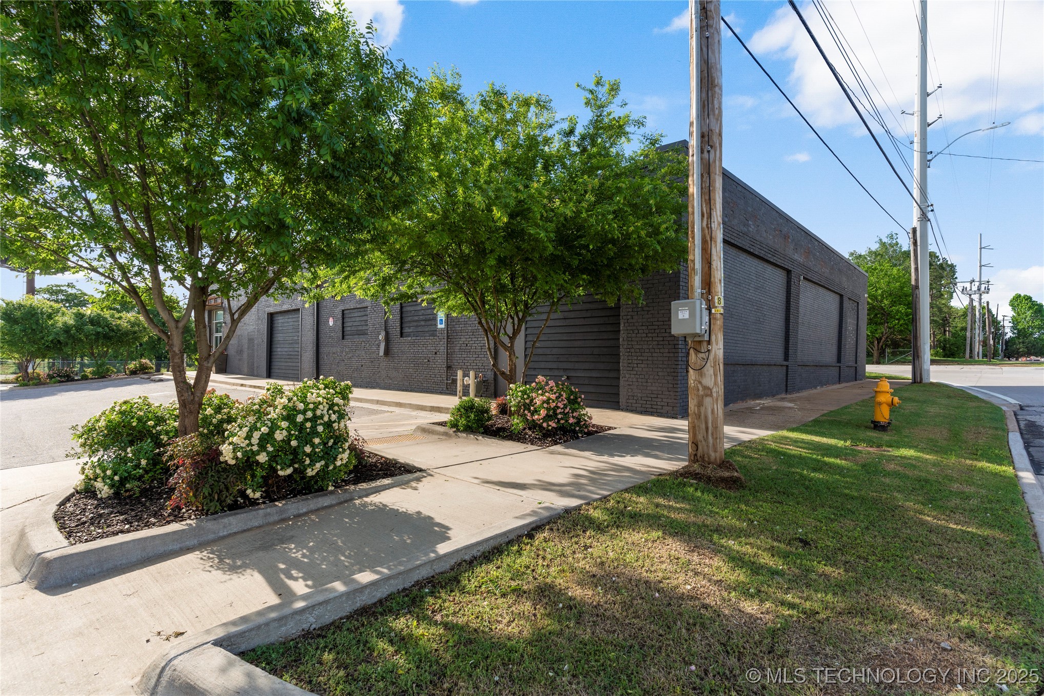 621 S Kenosha Avenue Property Photo 72