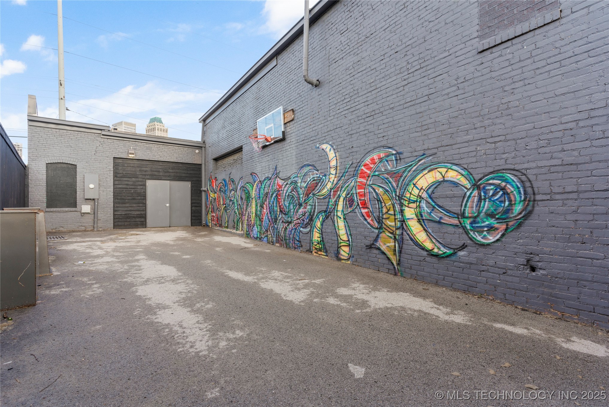 621 S Kenosha Avenue Property Photo 76