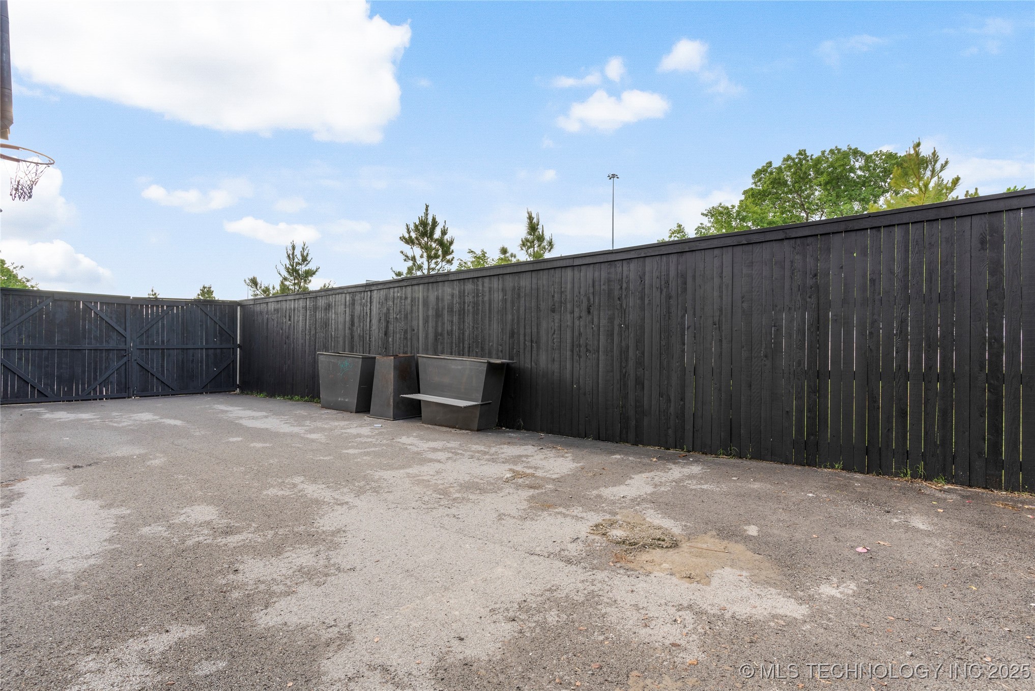 621 S Kenosha Avenue Property Photo 79