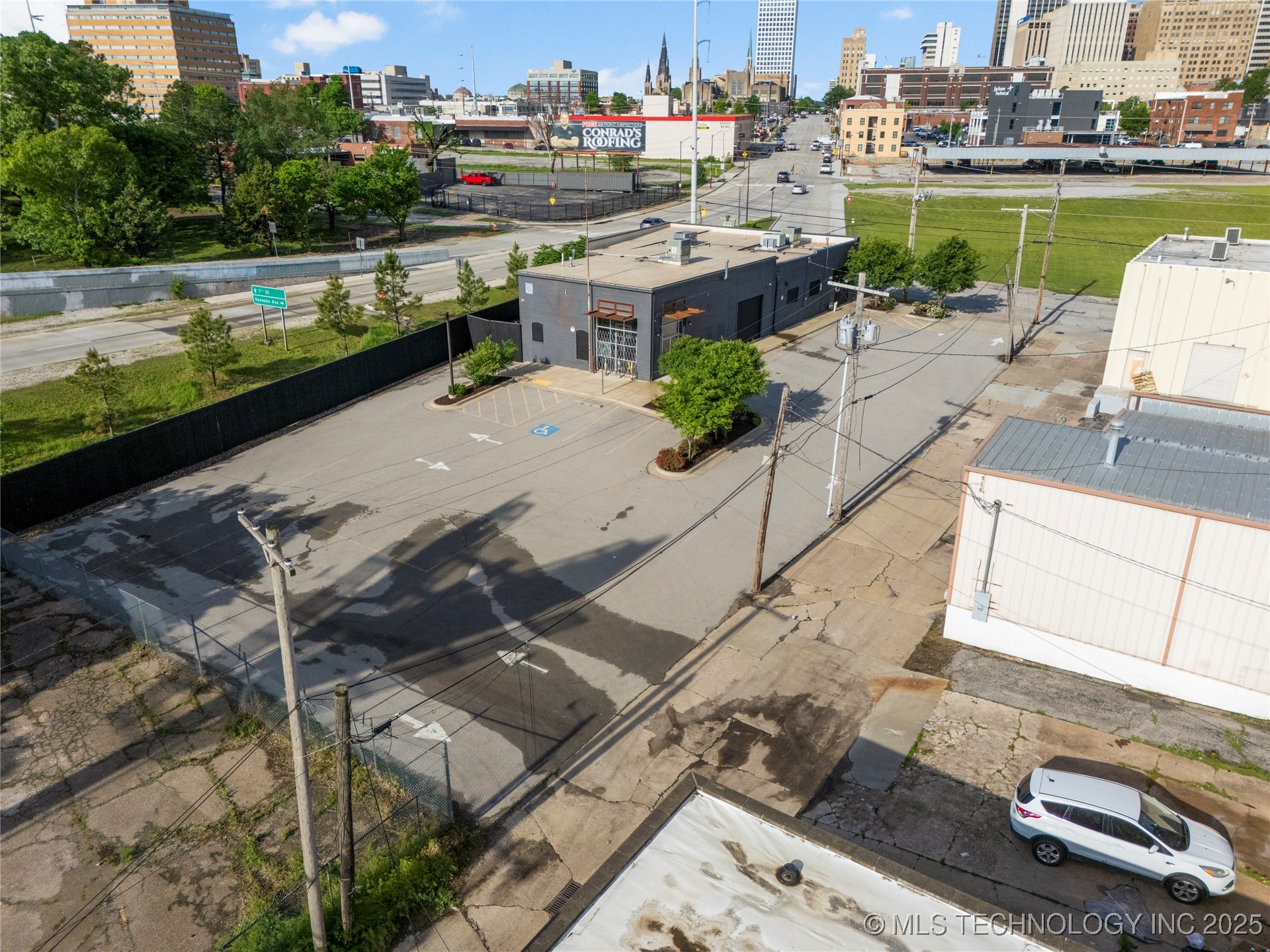 621 S Kenosha Avenue Property Photo 81