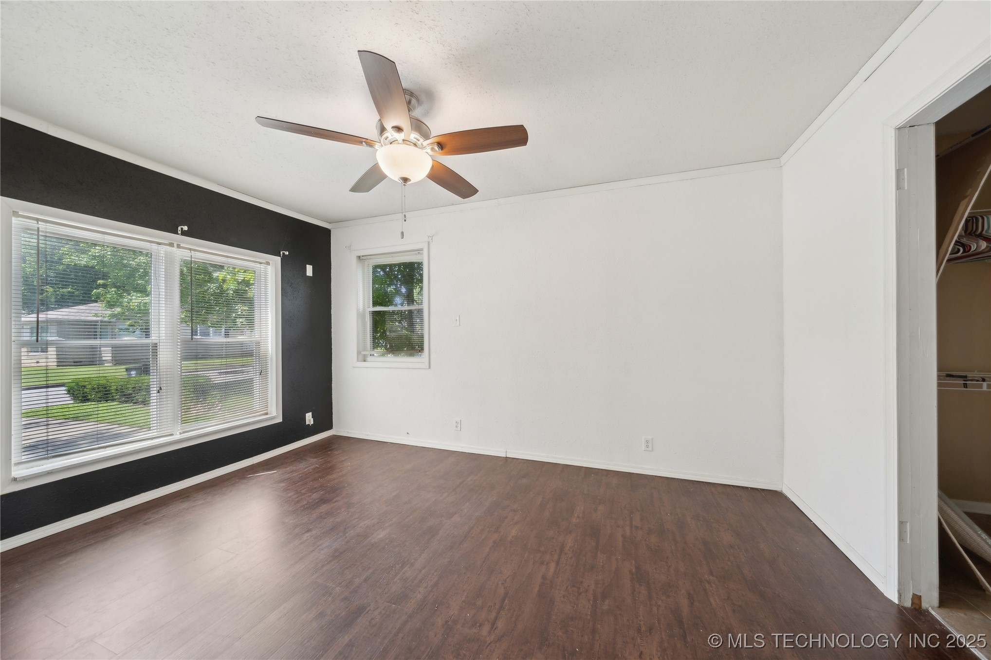 2336 Elmira Street Property Photo 11