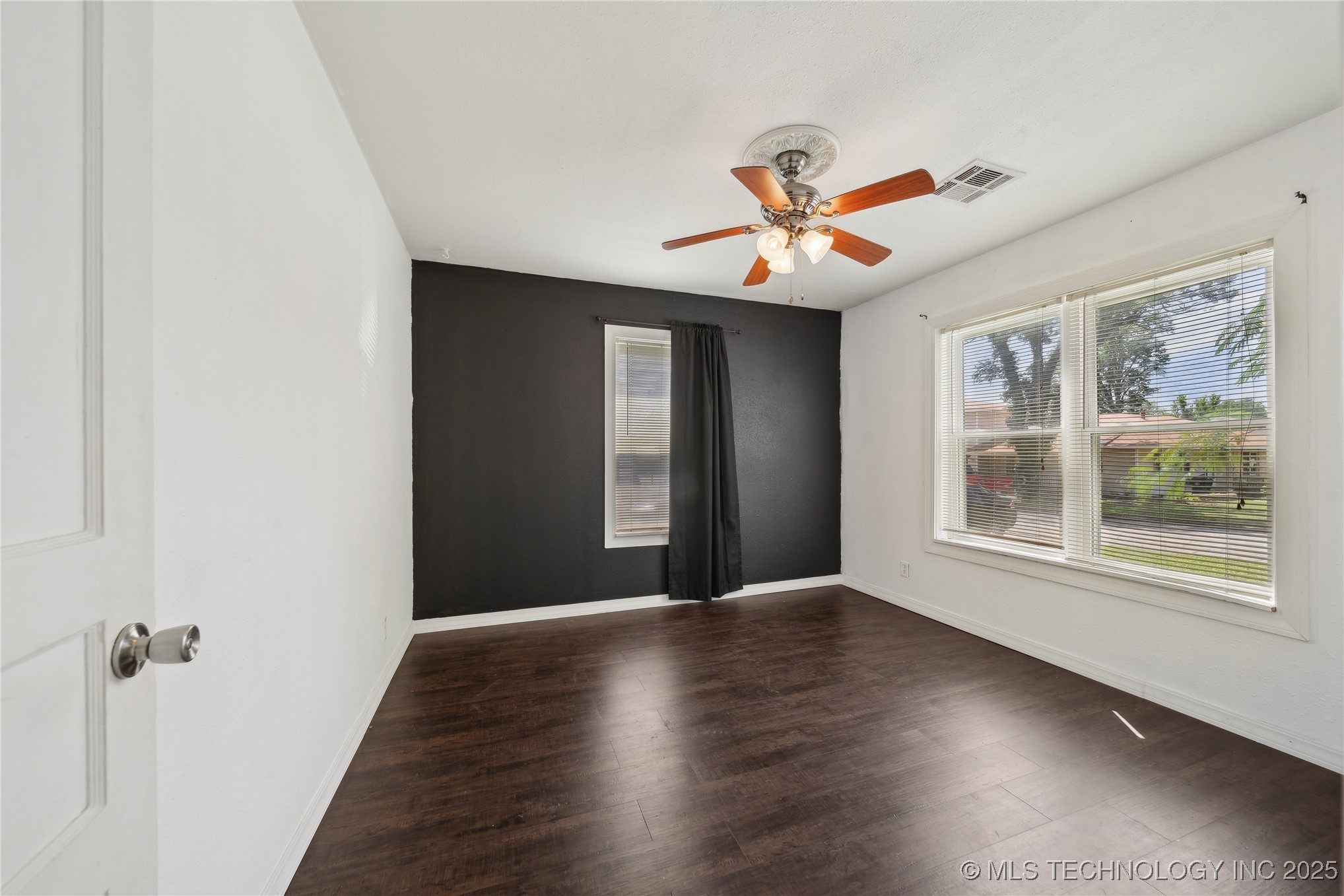 2336 Elmira Street Property Photo 13