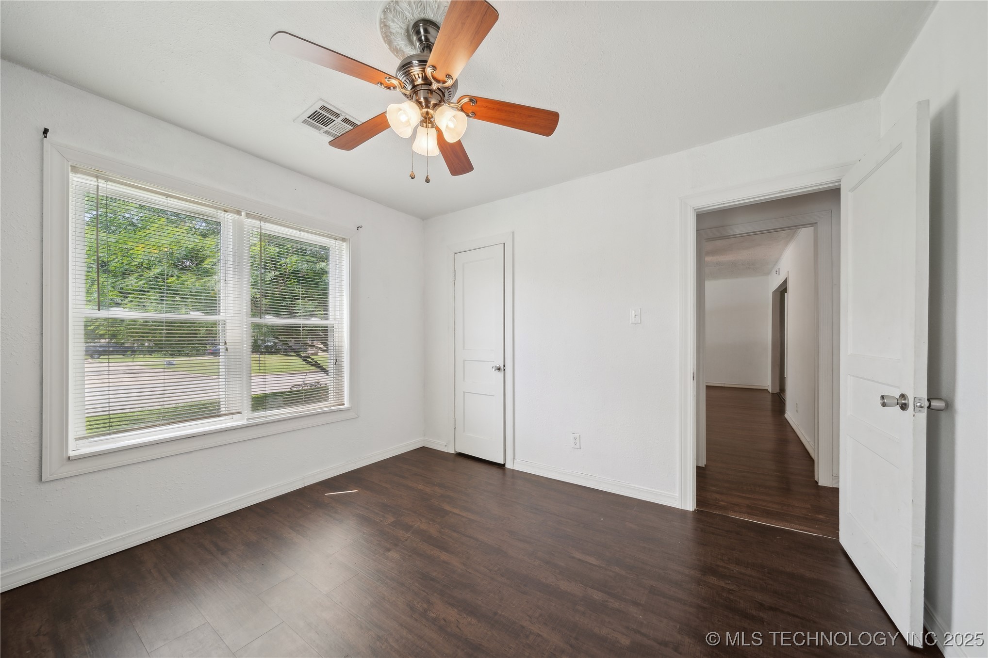 2336 Elmira Street Property Photo 14