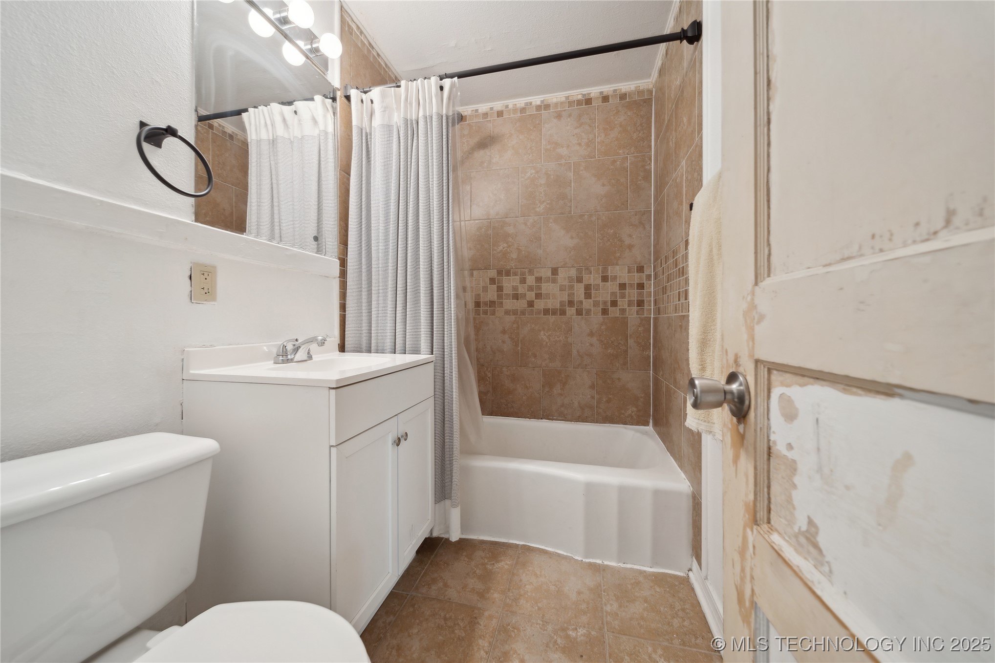 2336 Elmira Street Property Photo 15