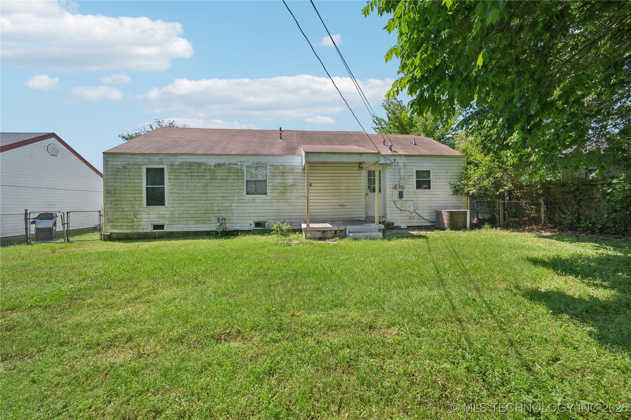 2336 Elmira Street Property Photo 19