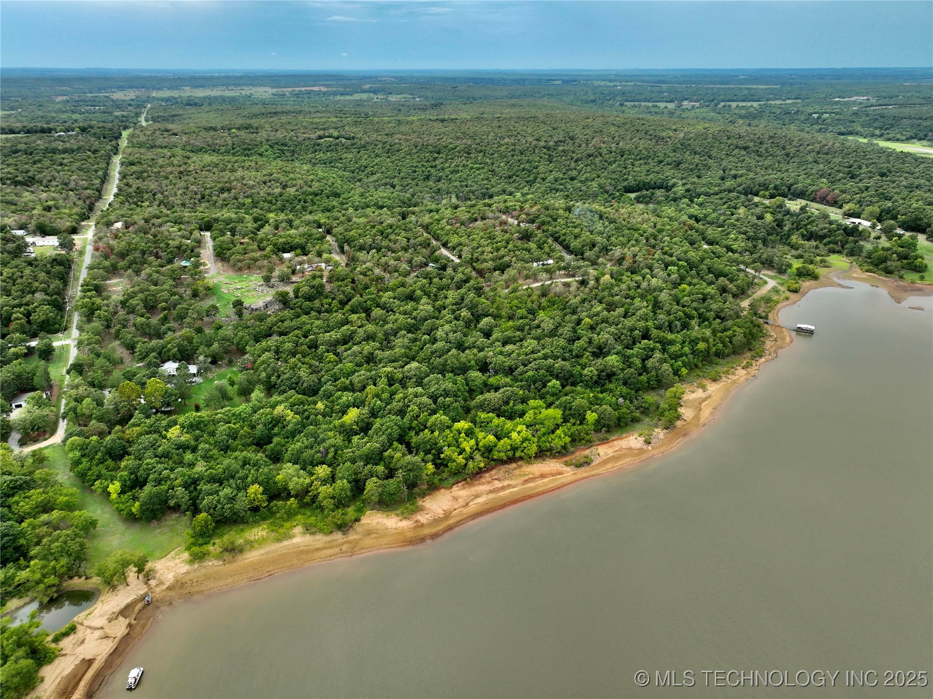 2 Estates Drive Property Photo 3