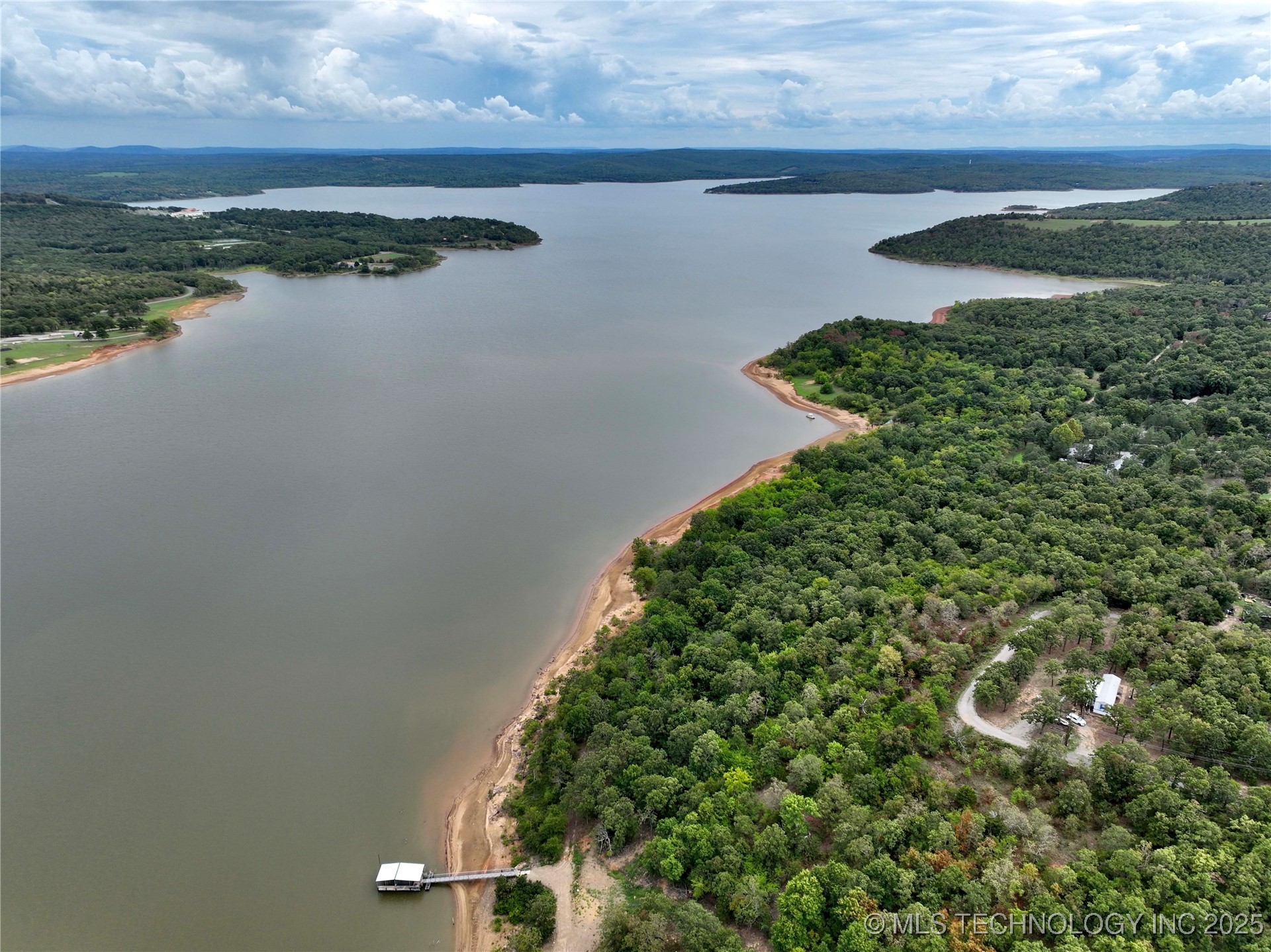 2 Estates Drive Property Photo 5