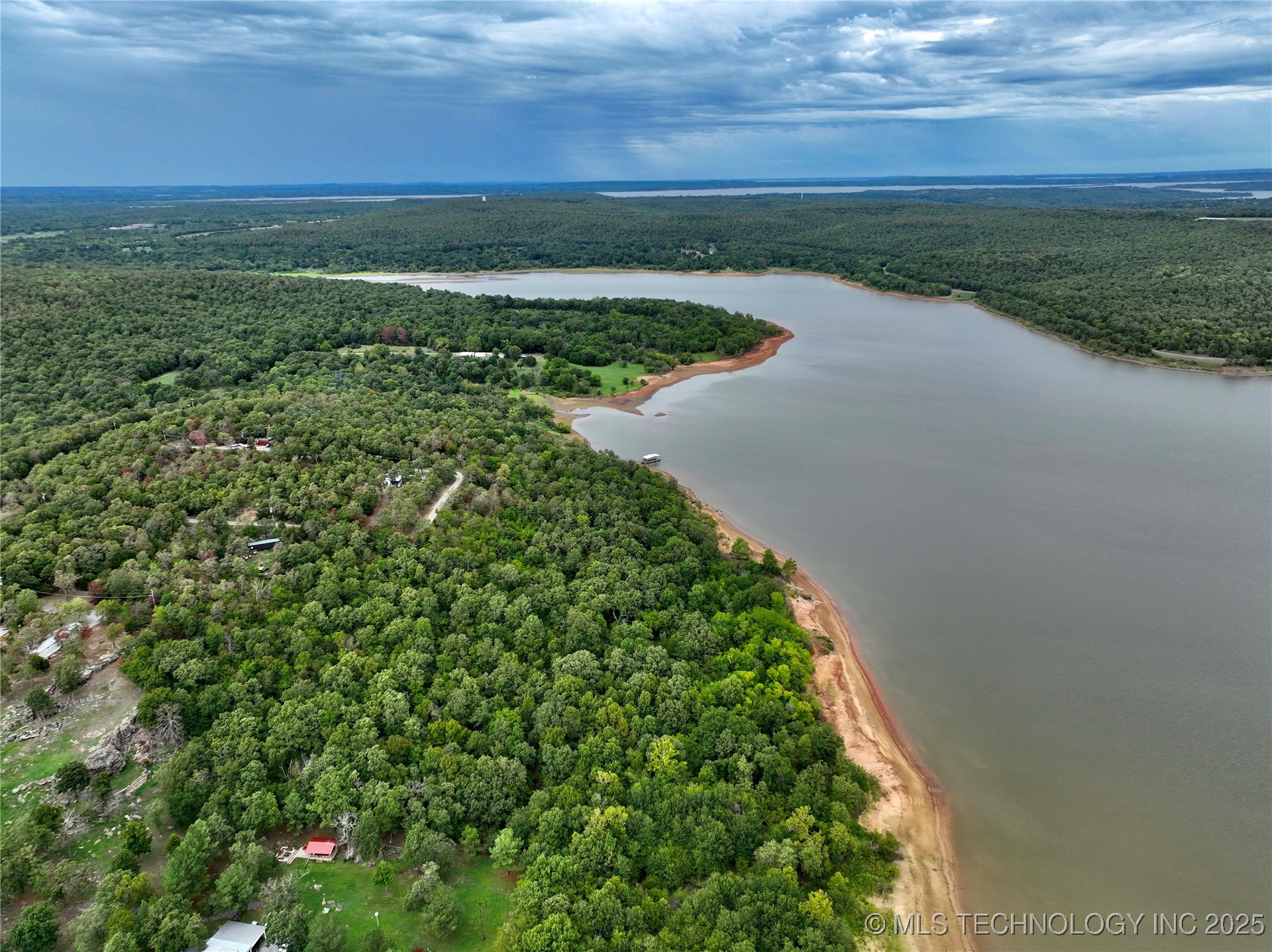 2 Estates Drive Property Photo 8