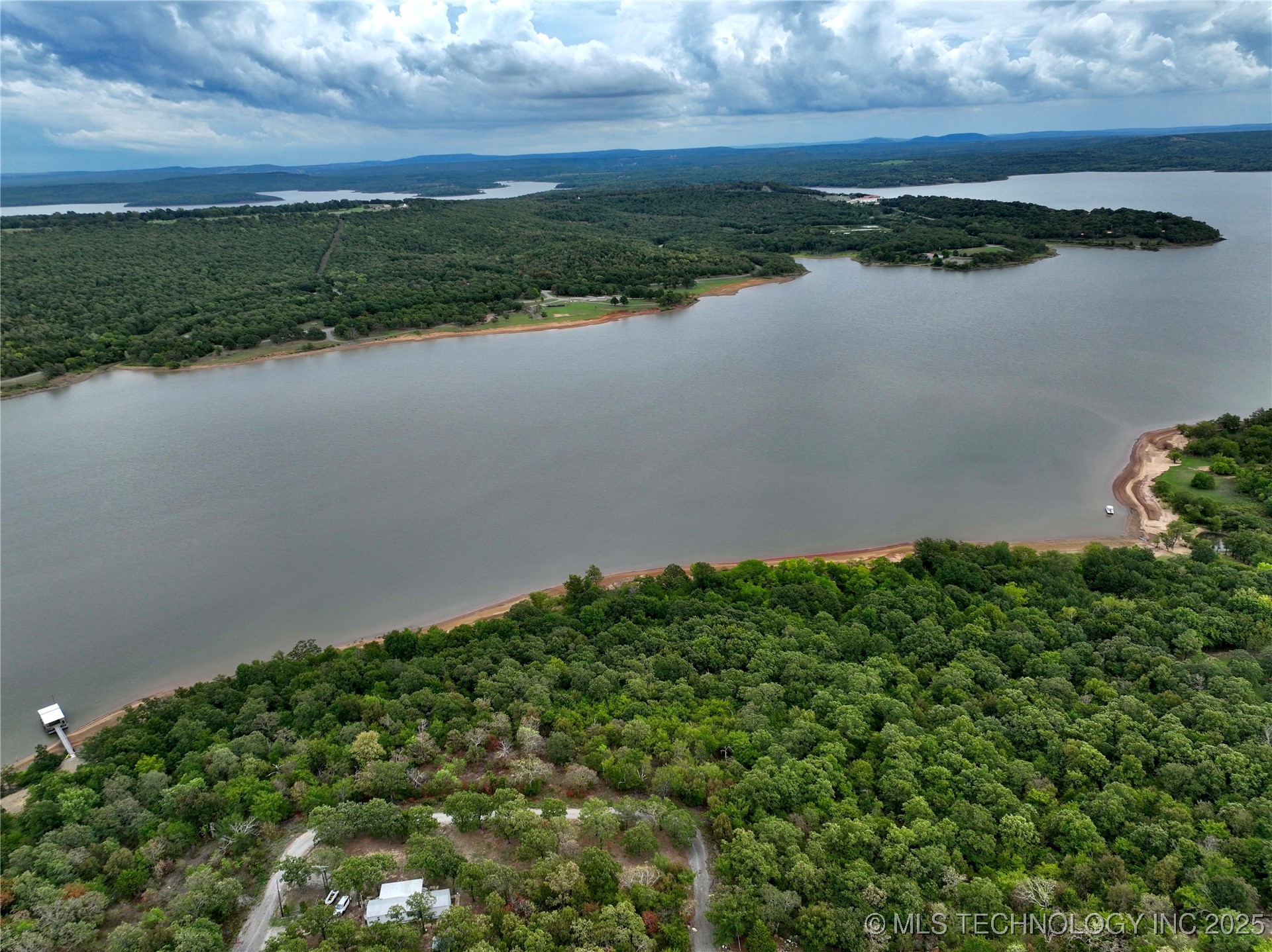 2 Estates Drive Property Photo 9