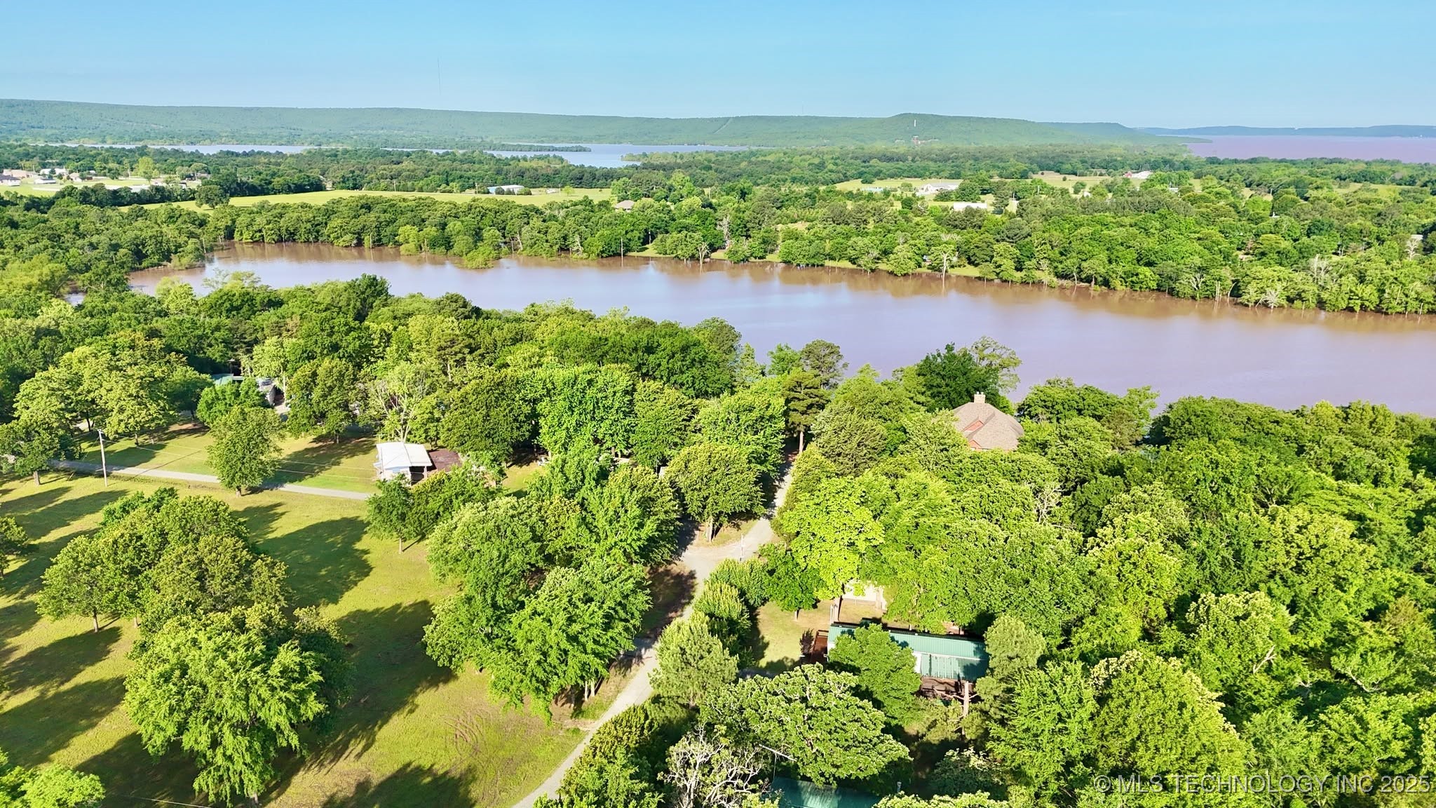 S Bk 500 Road Property Photo 2