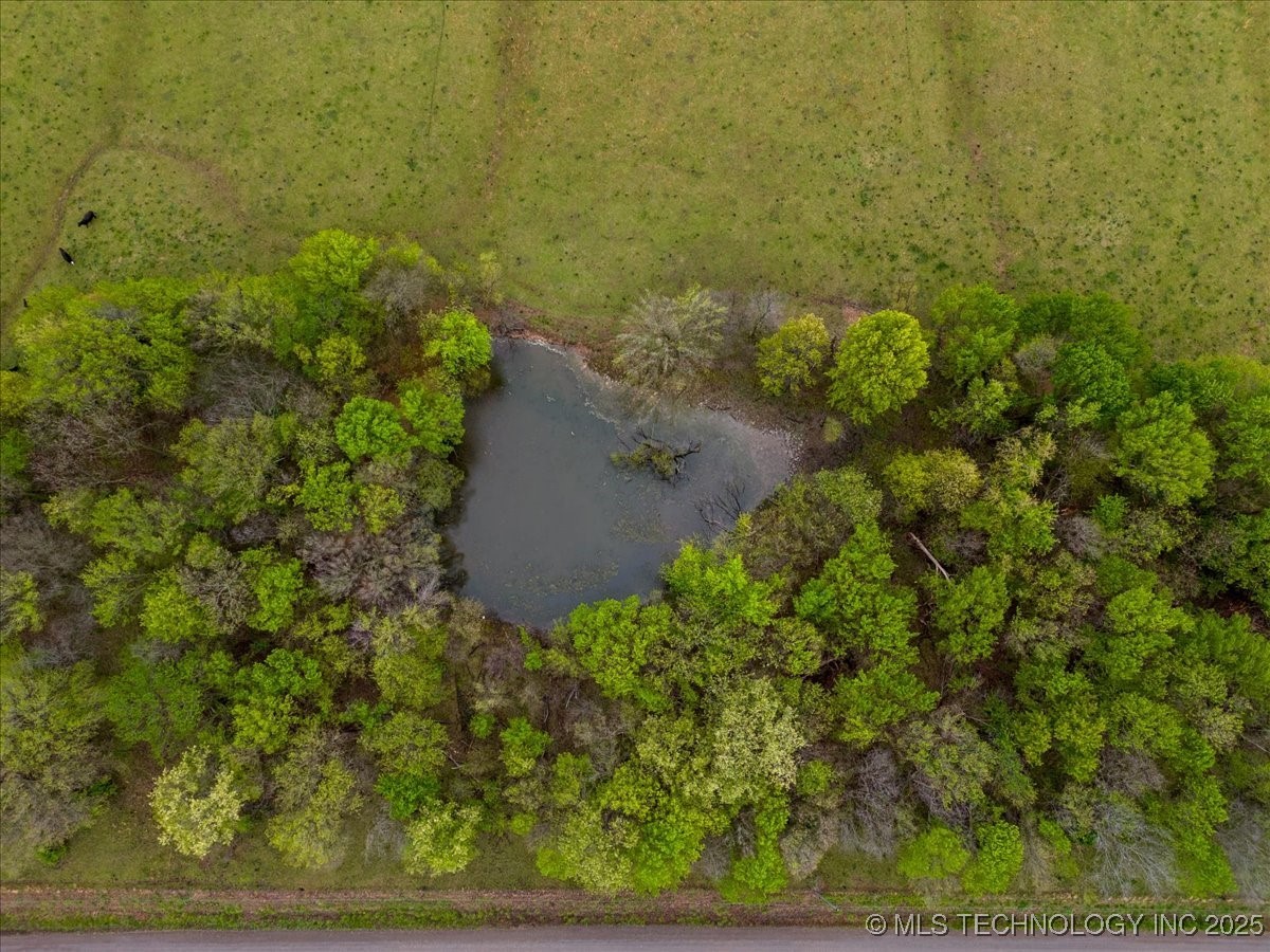 3 E 210 Road Property Photo 7