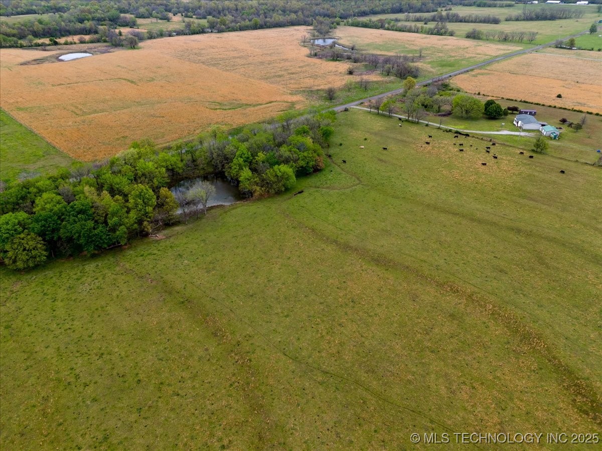 3 E 210 Road Property Photo 10