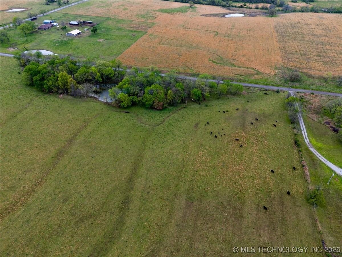 3 E 210 Road Property Photo 11