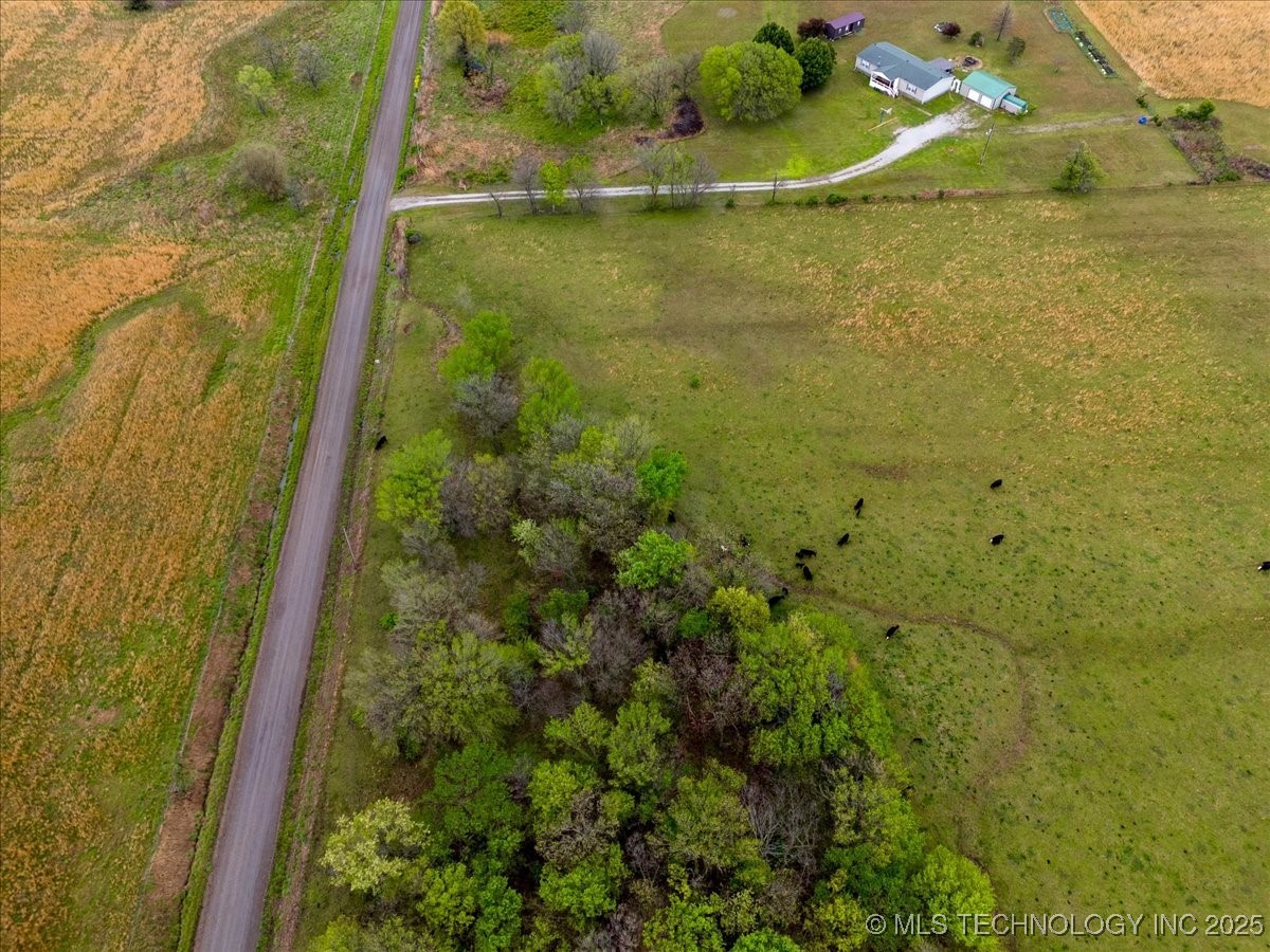 3 E 210 Road Property Photo 13