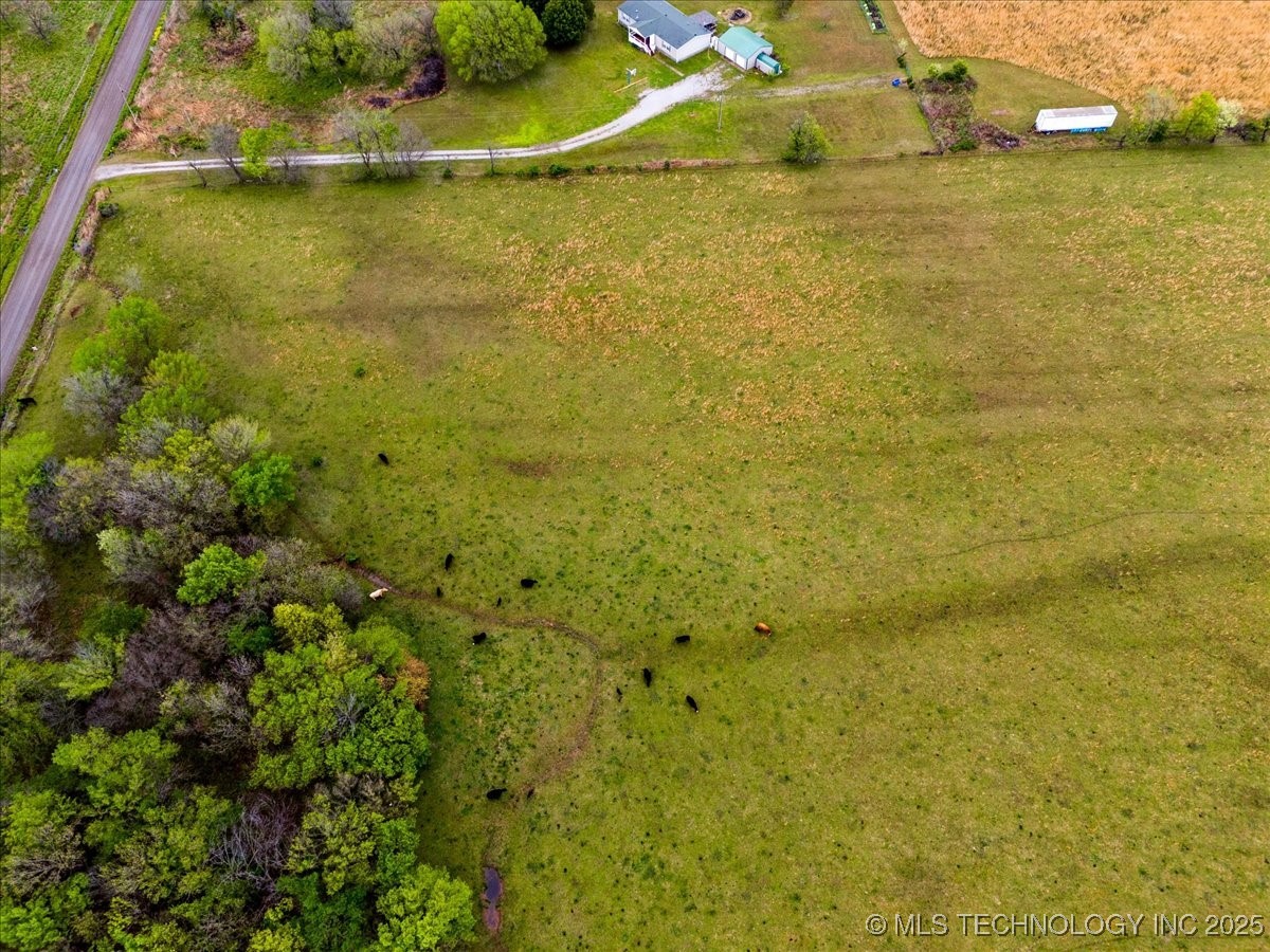 3 E 210 Road Property Photo 14