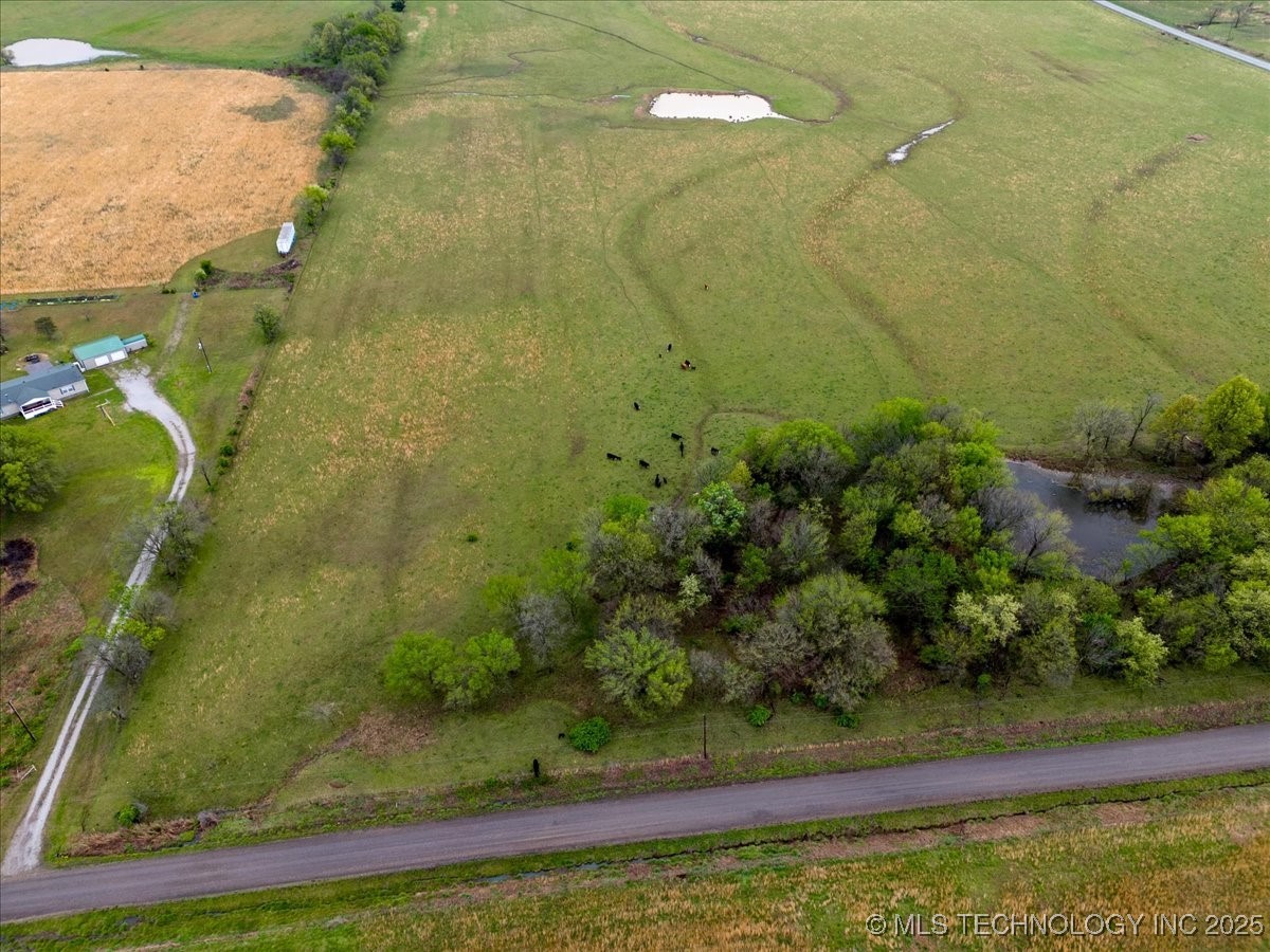 3 E 210 Road Property Photo 15