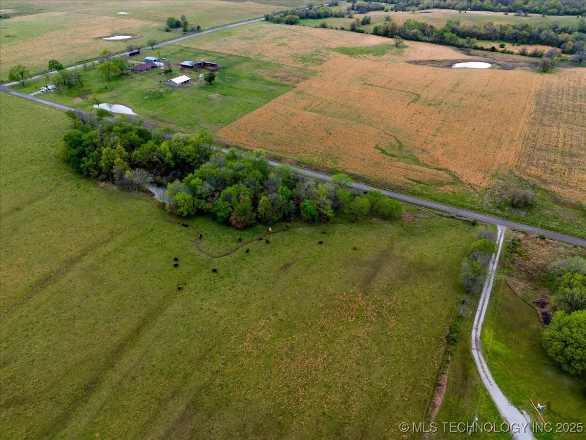 3 E 210 Road Property Photo 16