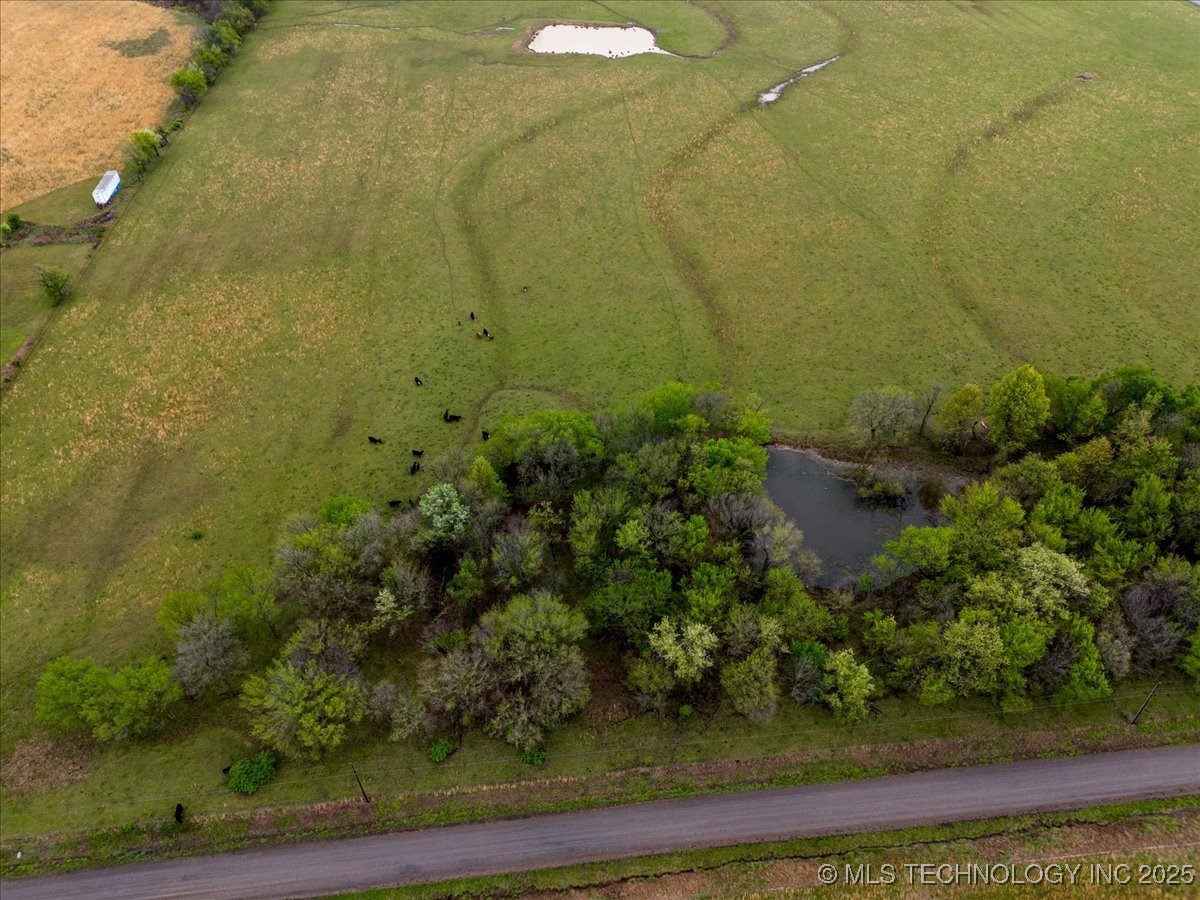 3 E 210 Road Property Photo 17