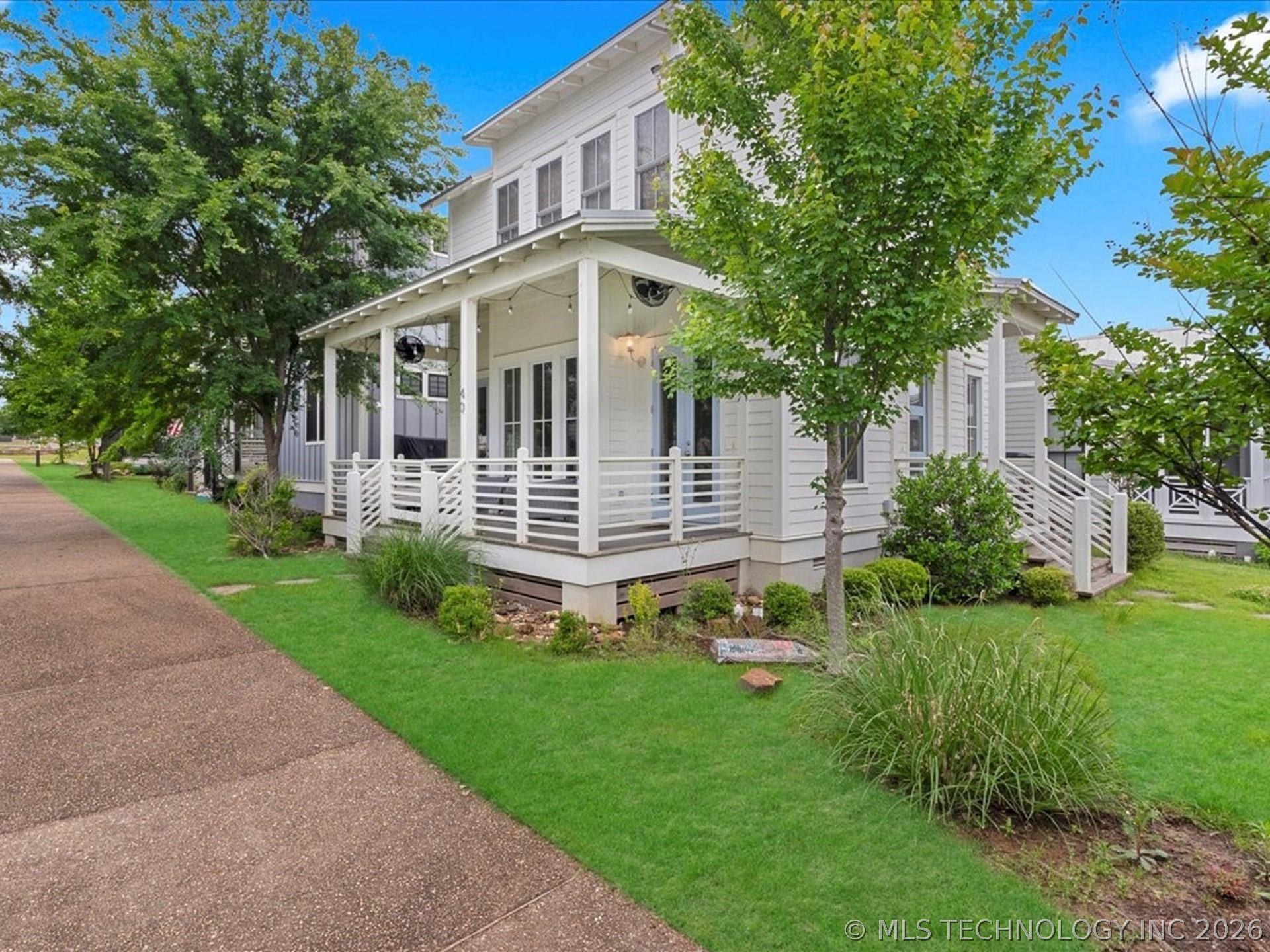 40 Center Lane N Property Photo 1