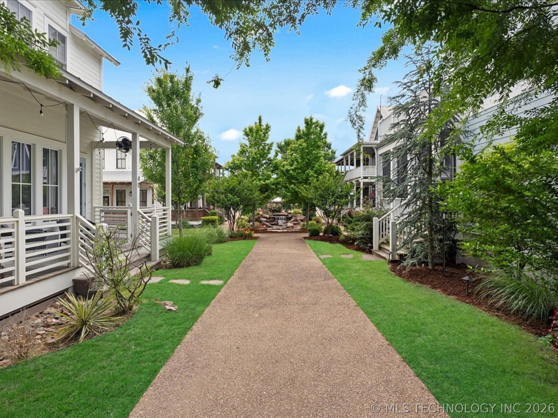 40 Center Lane N Property Photo 3