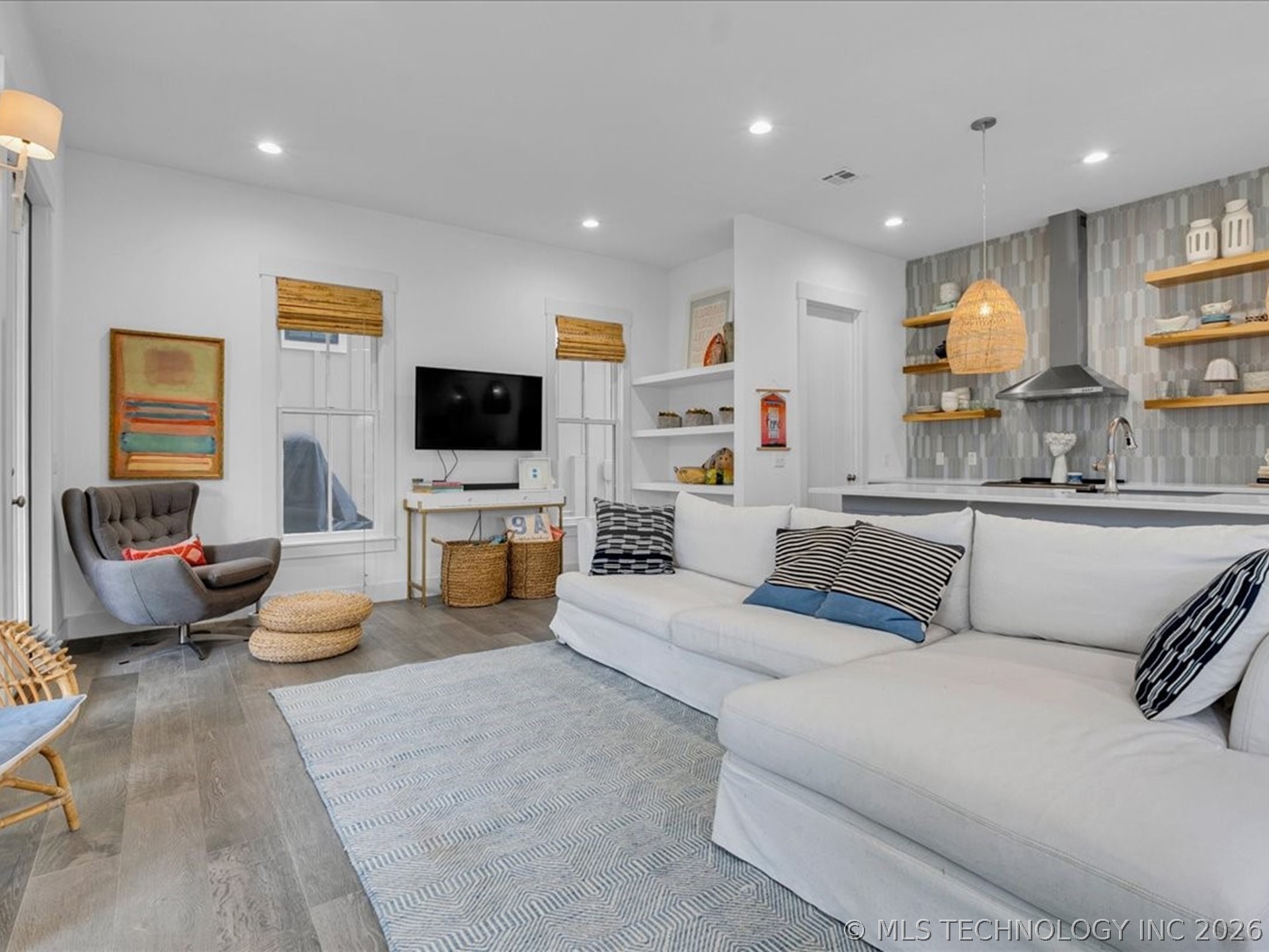 40 Center Lane N Property Photo 11