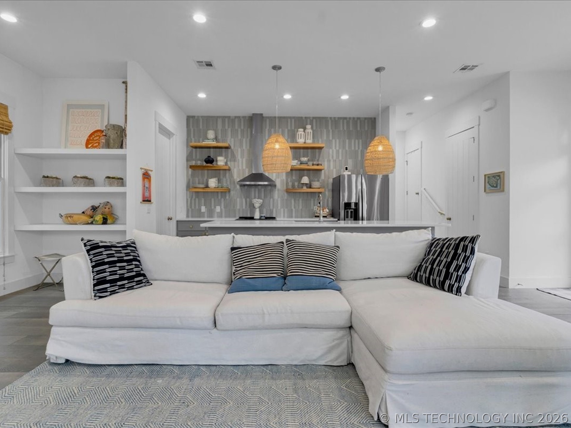 40 Center Lane N Property Photo 12