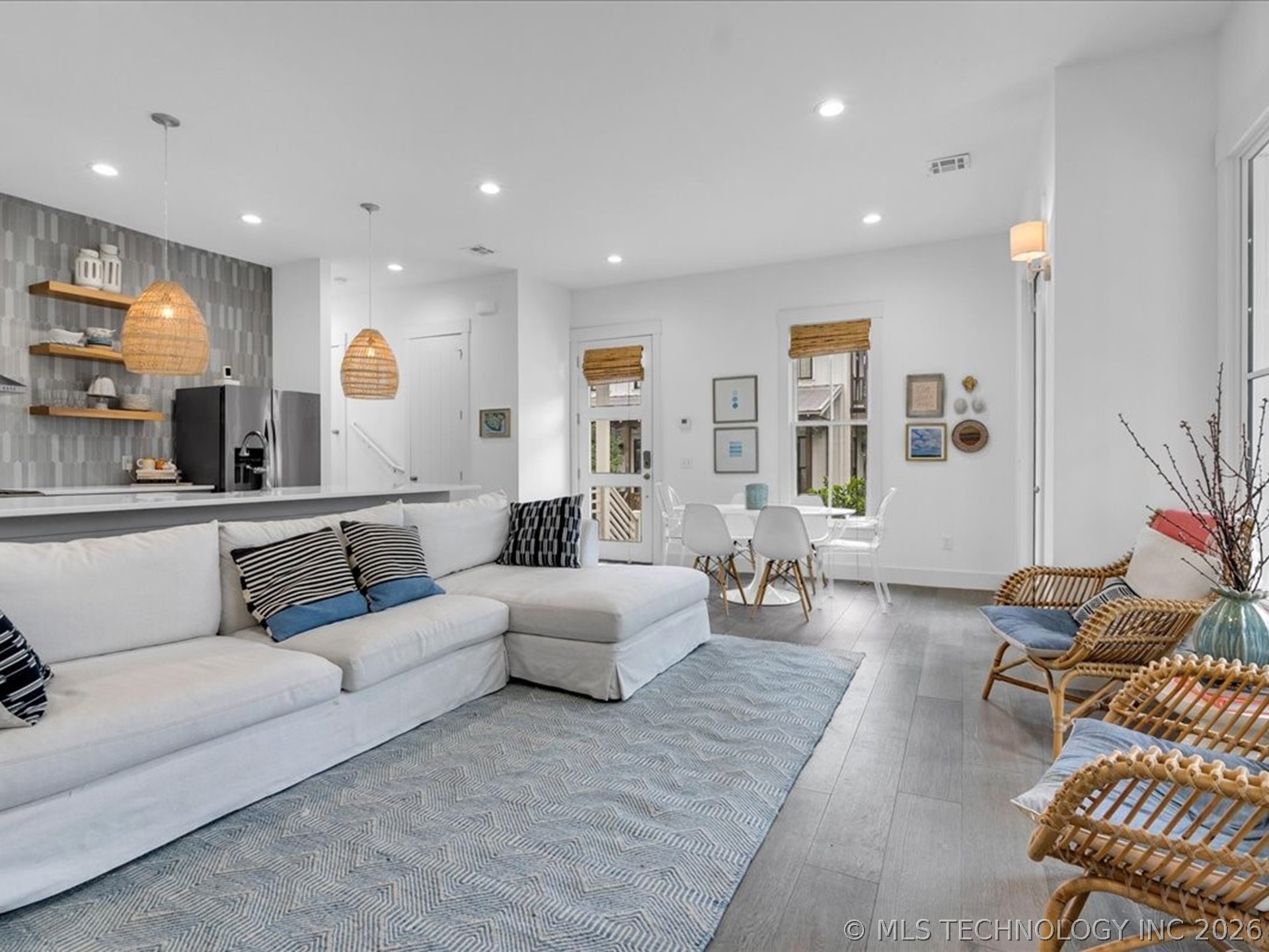 40 Center Lane N Property Photo 13