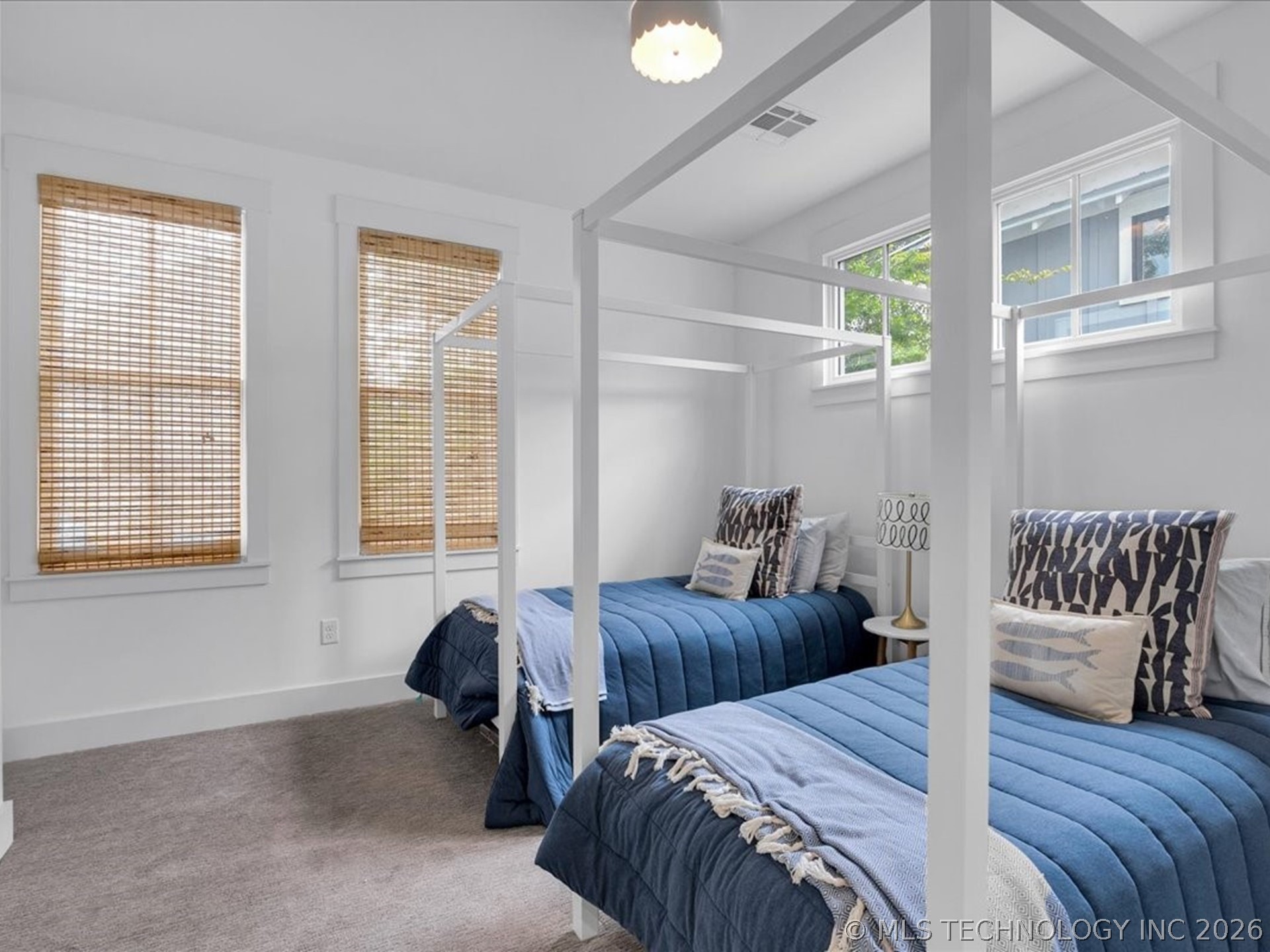 40 Center Lane N Property Photo 33