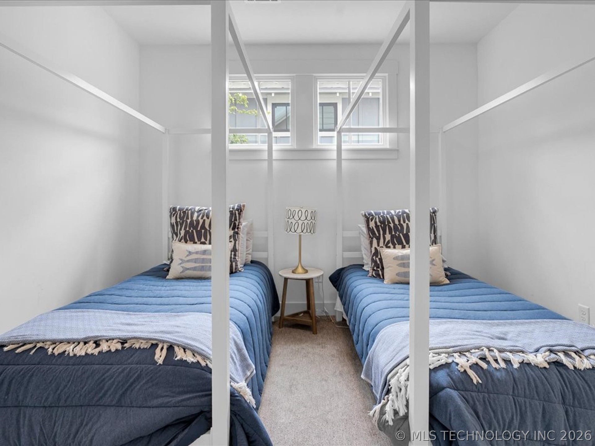 40 Center Lane N Property Photo 34