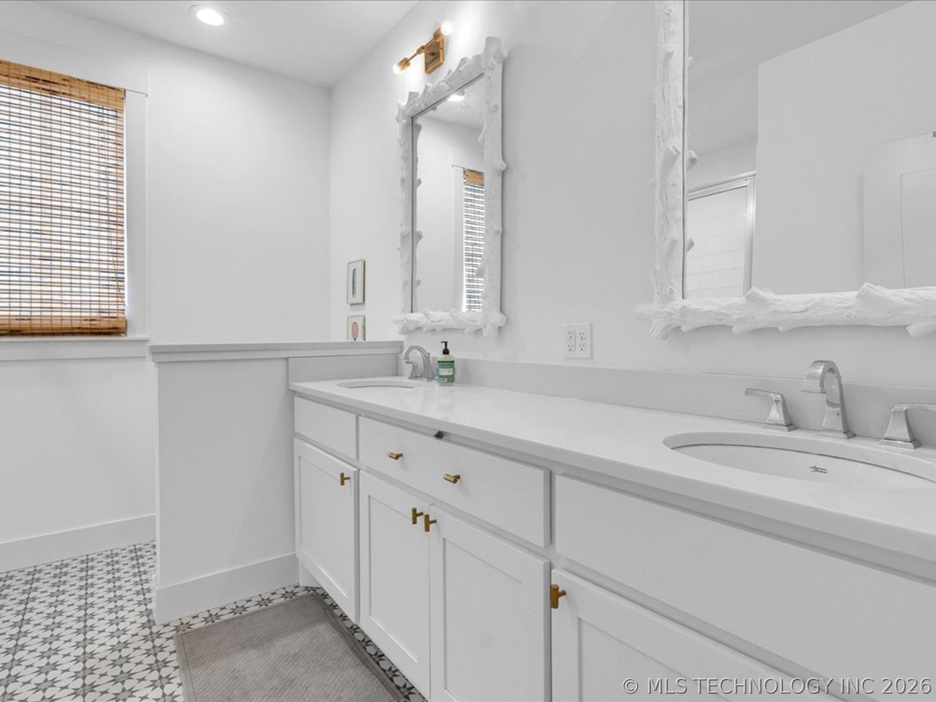 40 Center Lane N Property Photo 38