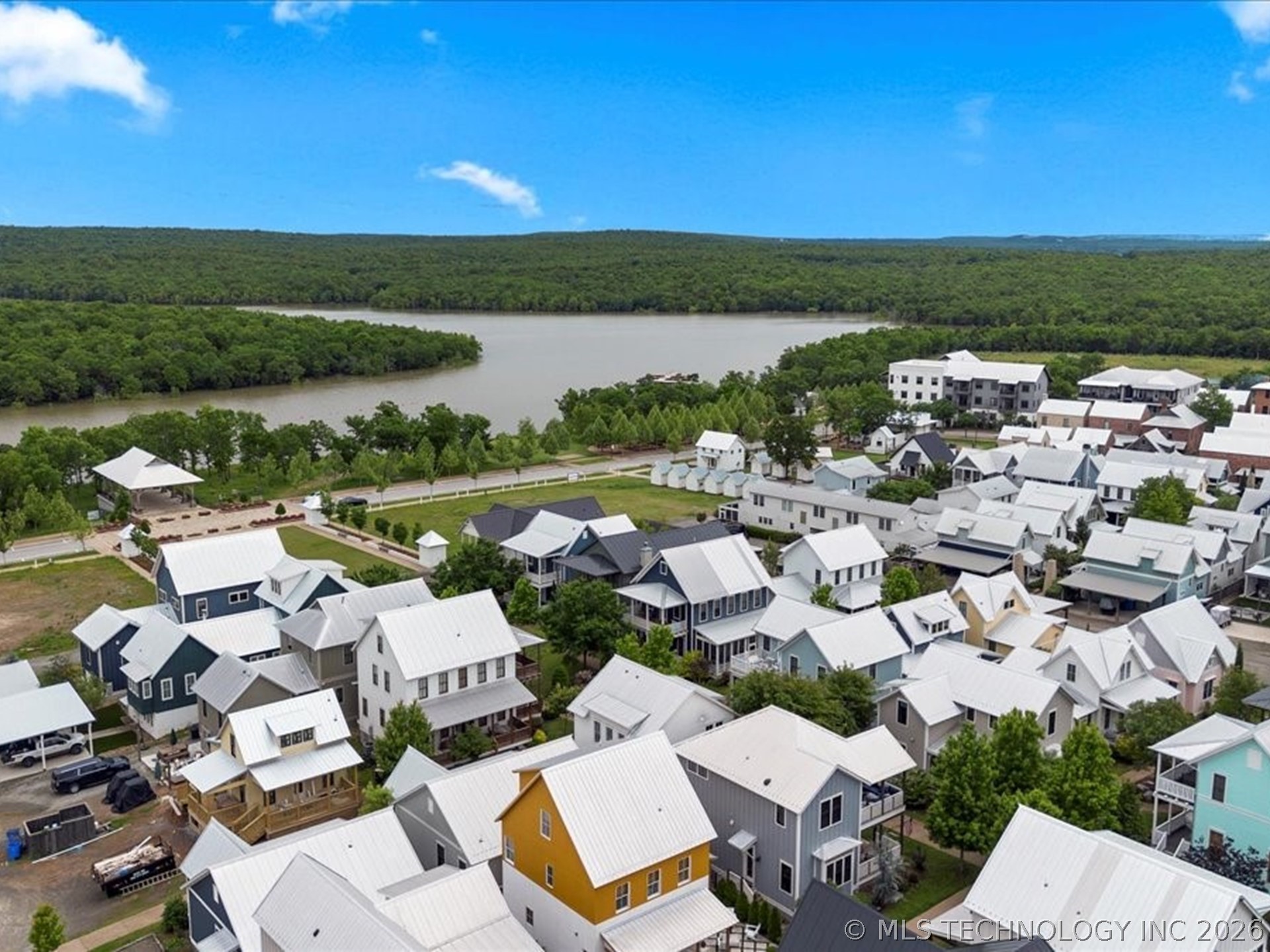 40 Center Lane N Property Photo 42