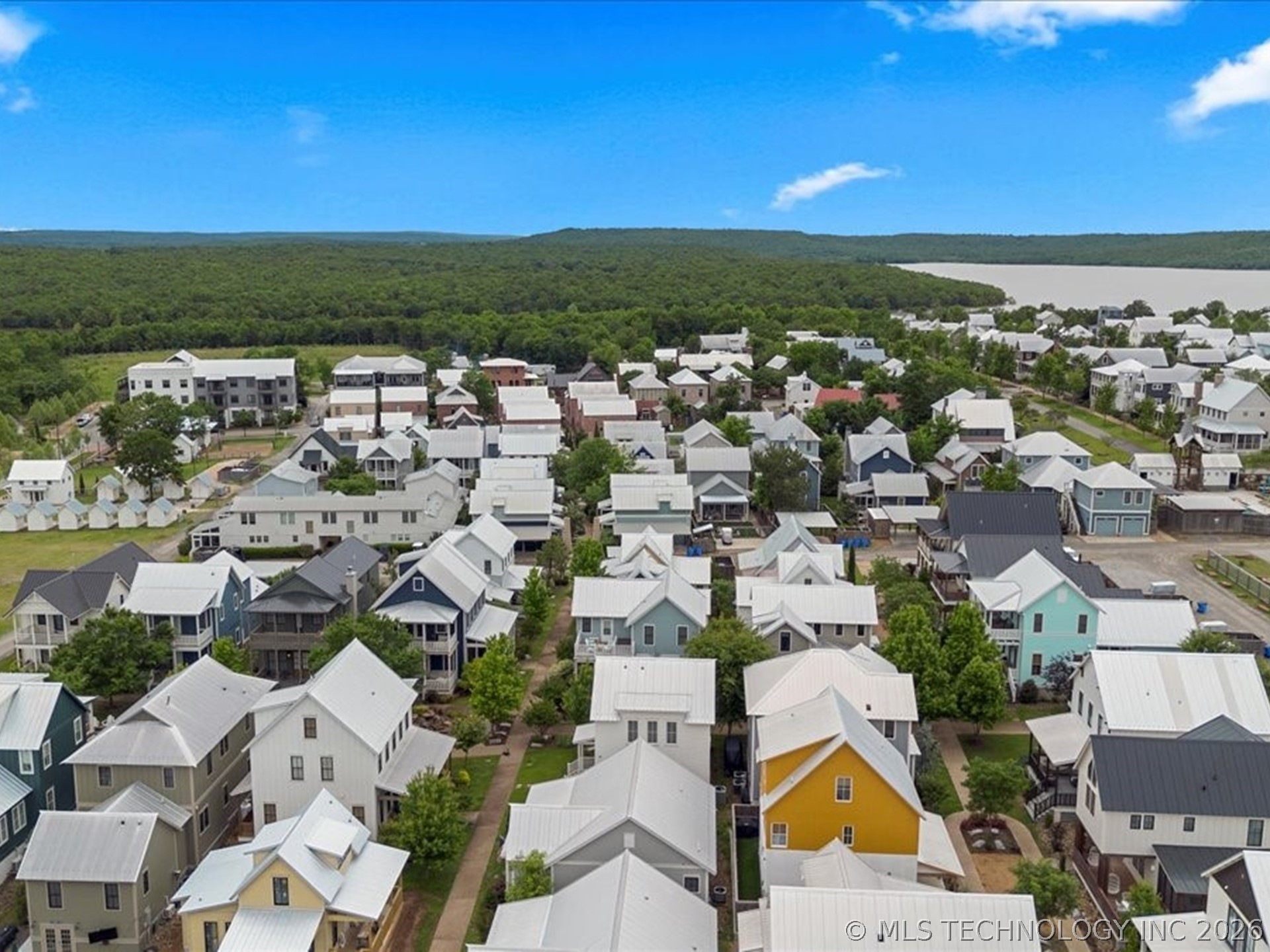 40 Center Lane N Property Photo 43