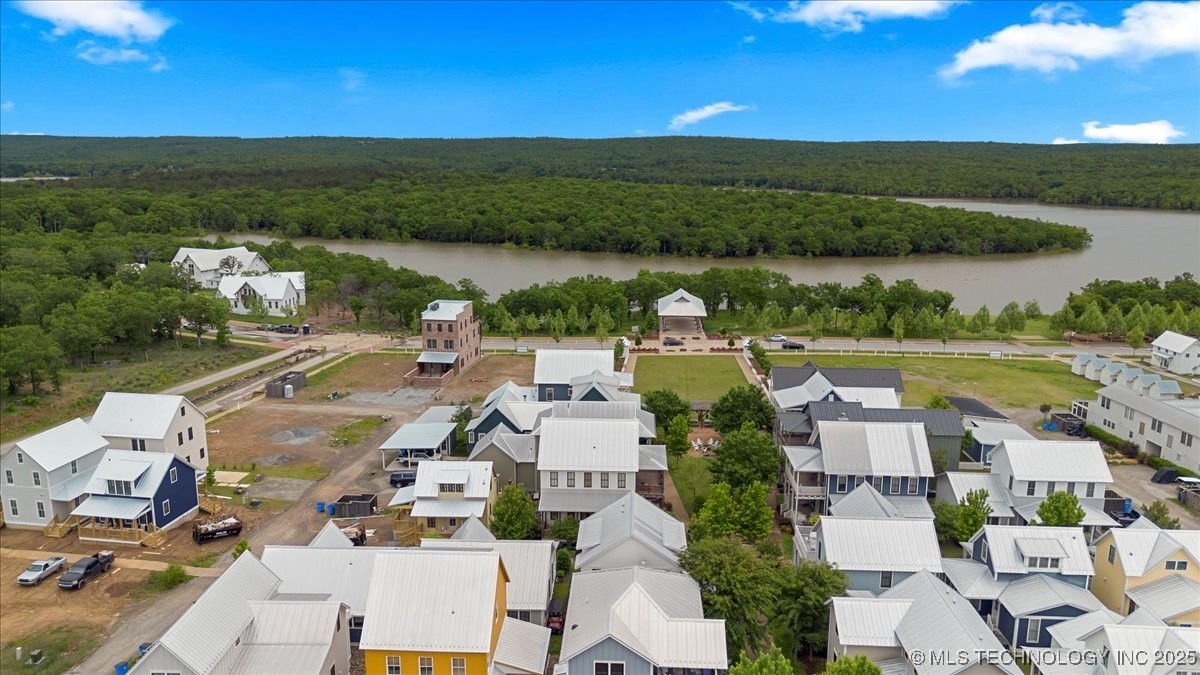 40 Center Lane N Property Photo 52