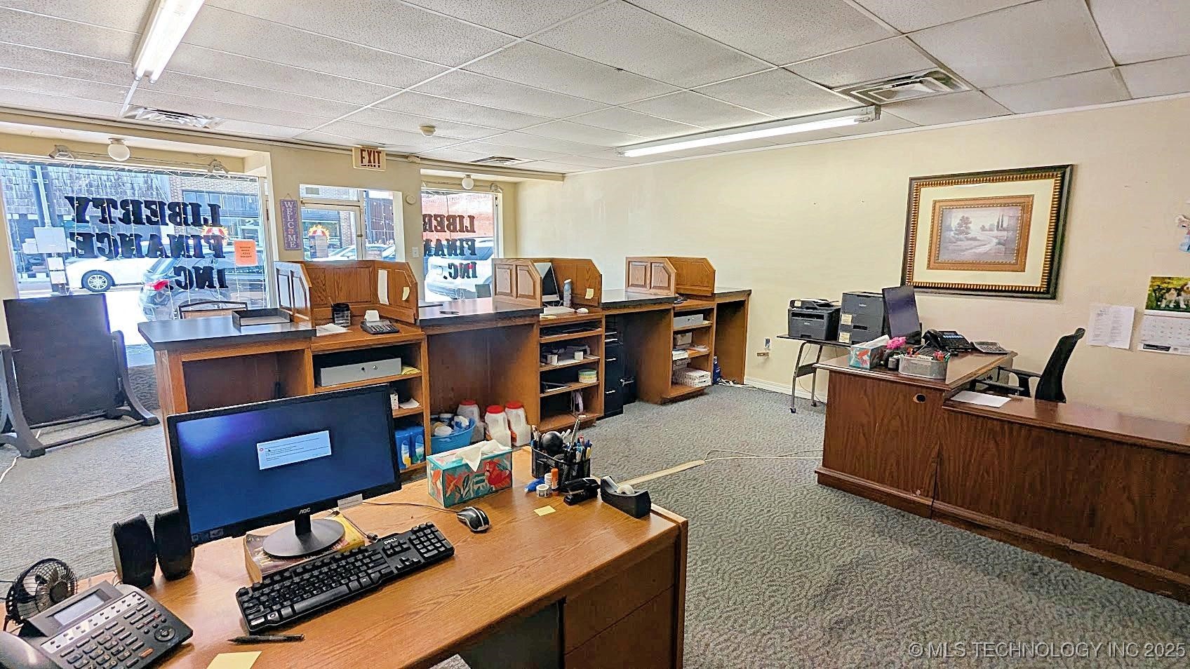 215 E 6th Street Property Photo 9