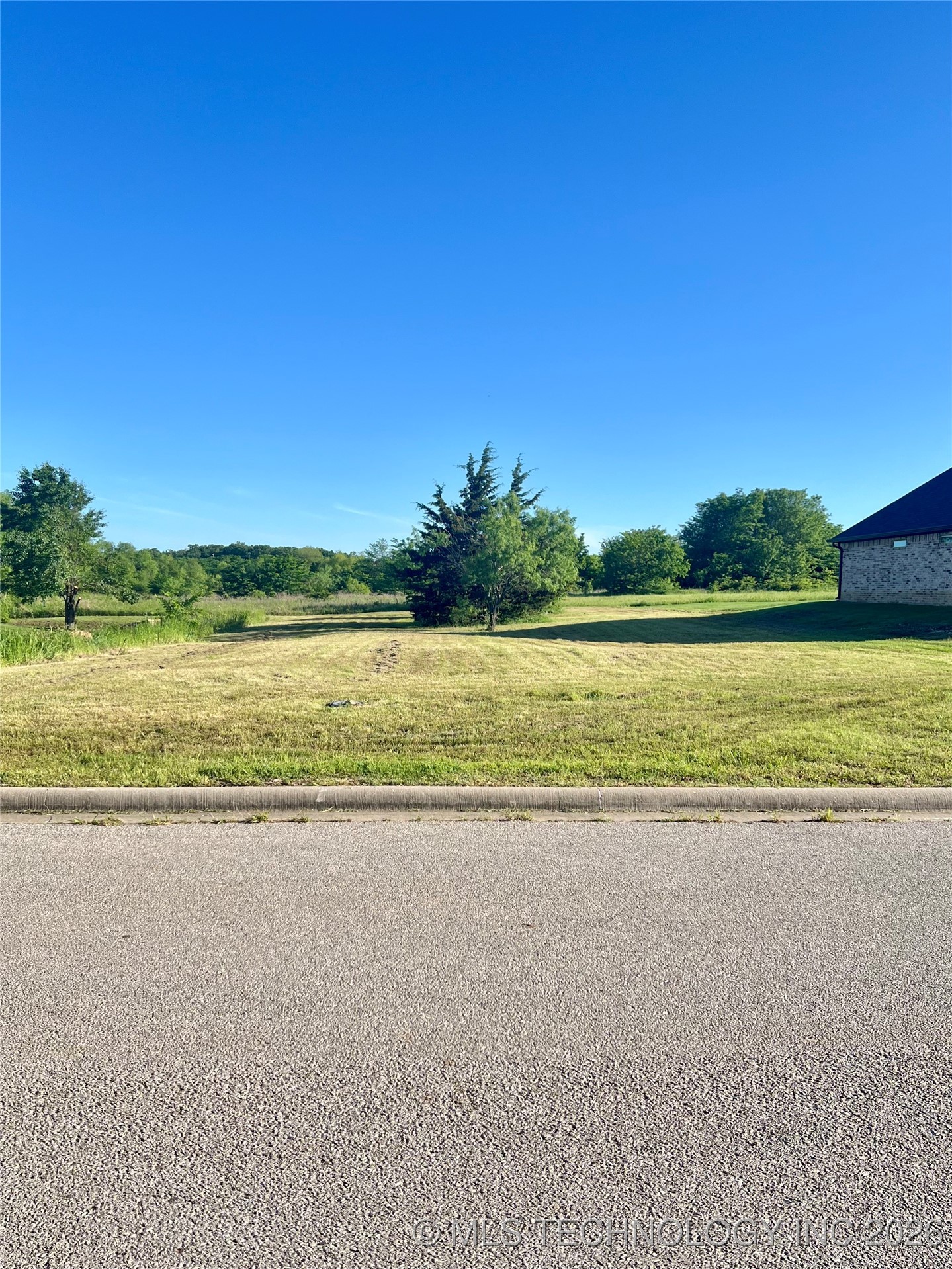 4110 Meadowlark Road Property Photo 1