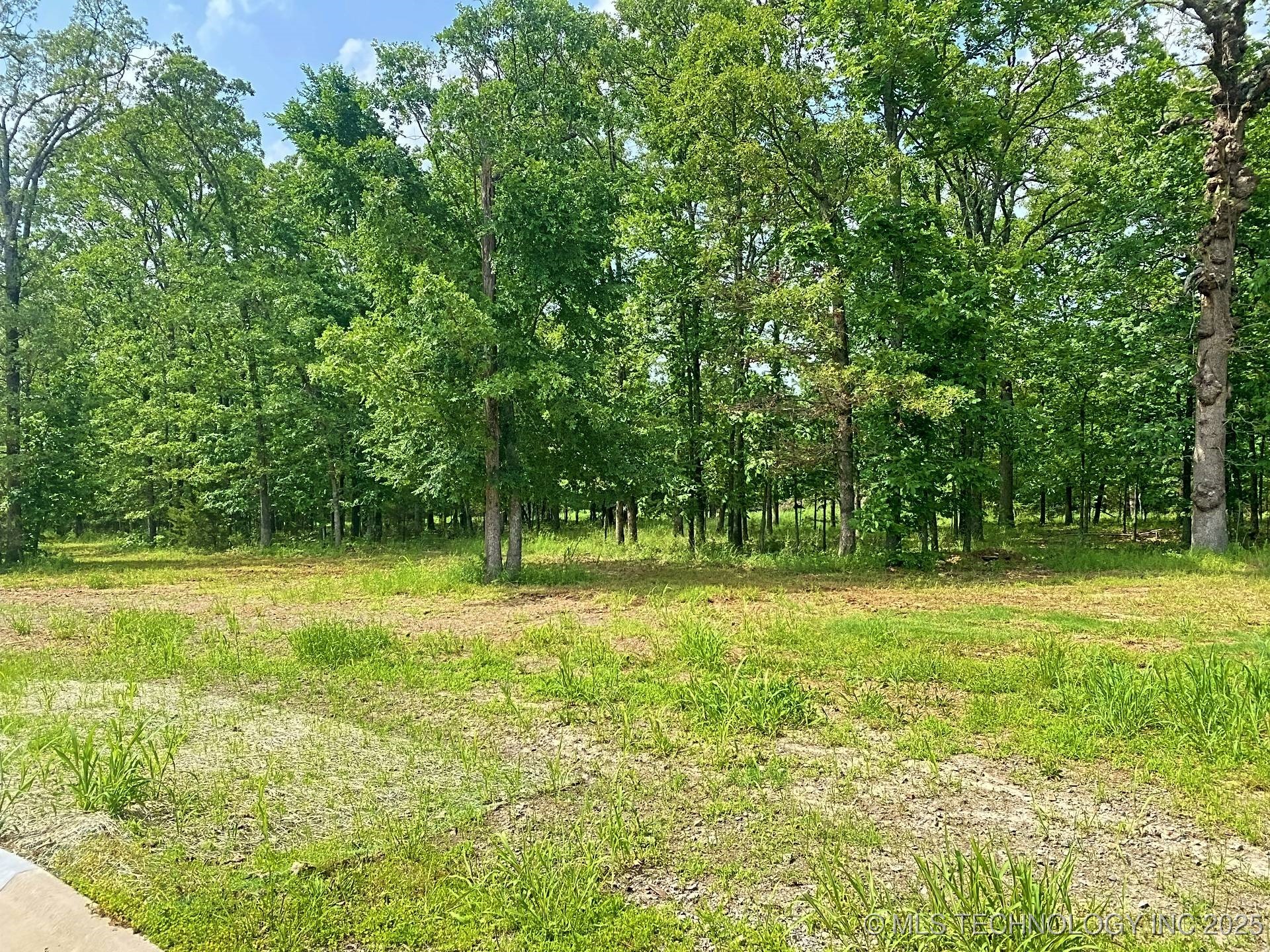 761 Winsor Place Property Photo 6