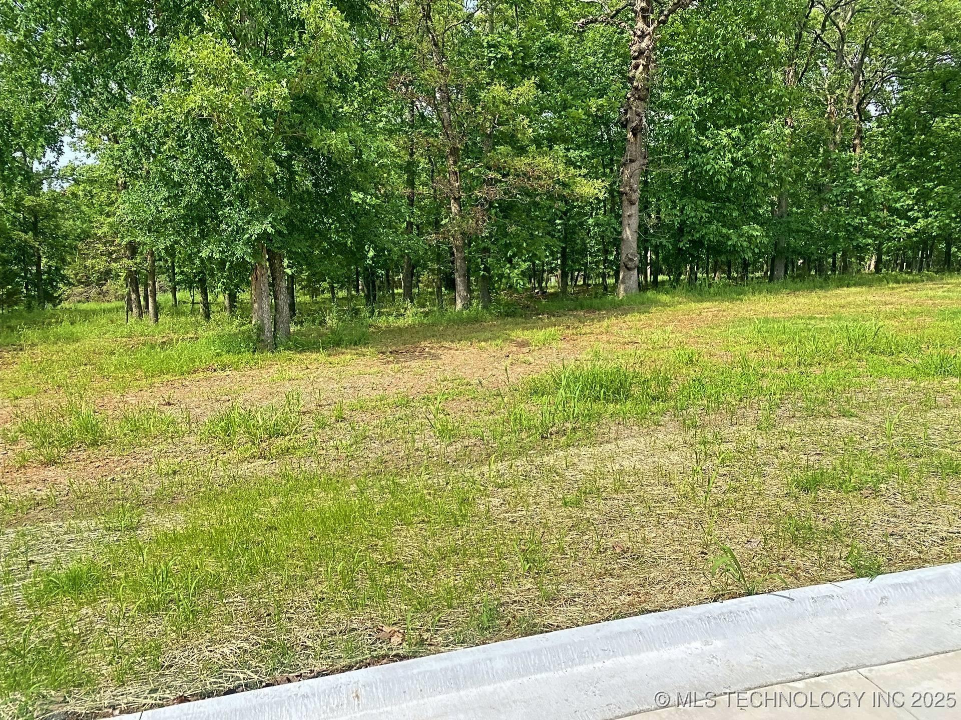 761 Winsor Place Property Photo 8