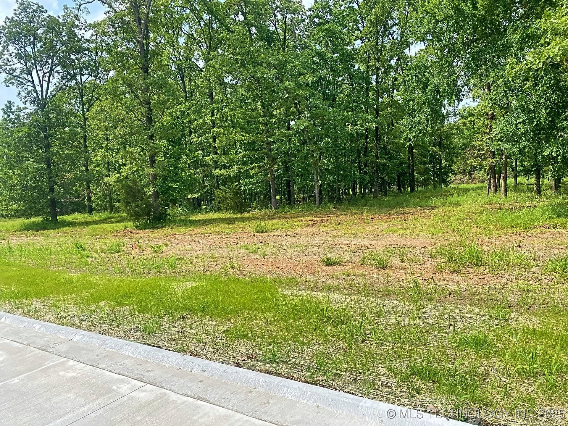 777 Winsor Place Property Photo 6