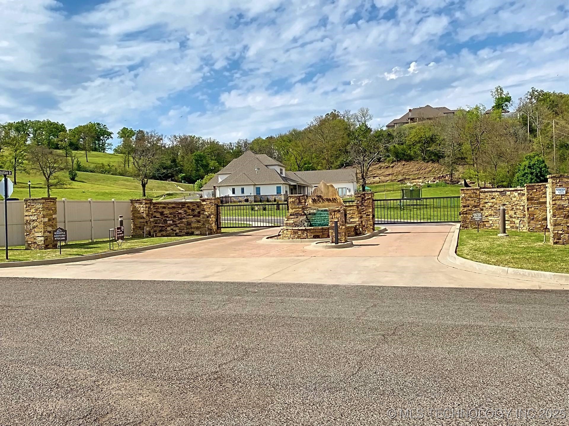 777 Winsor Place Property Photo 11