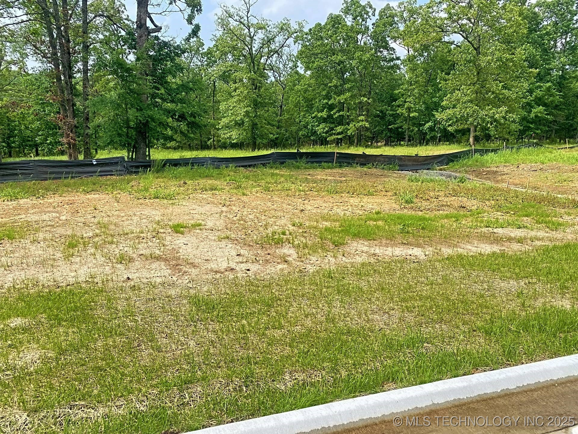 811 Winsor Place Property Photo 6